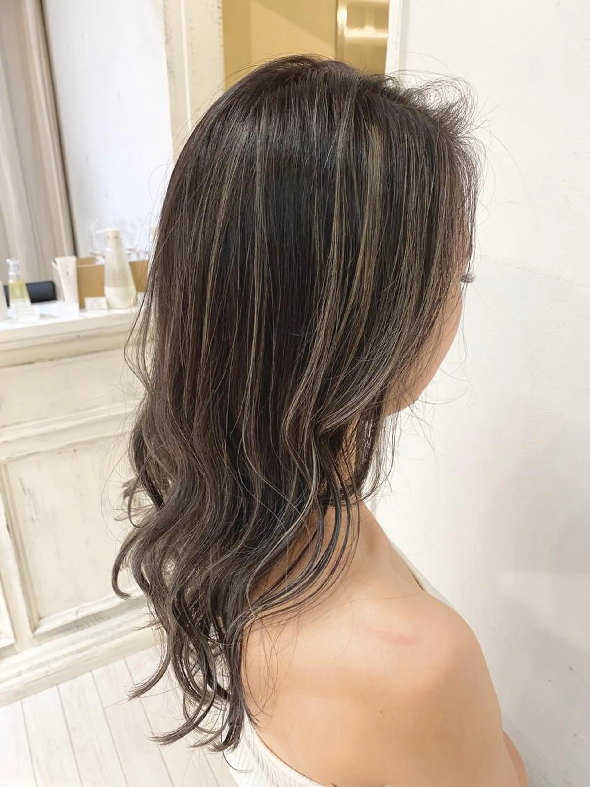 セミロング カラー ブリーチ koheiのヘアスタイル