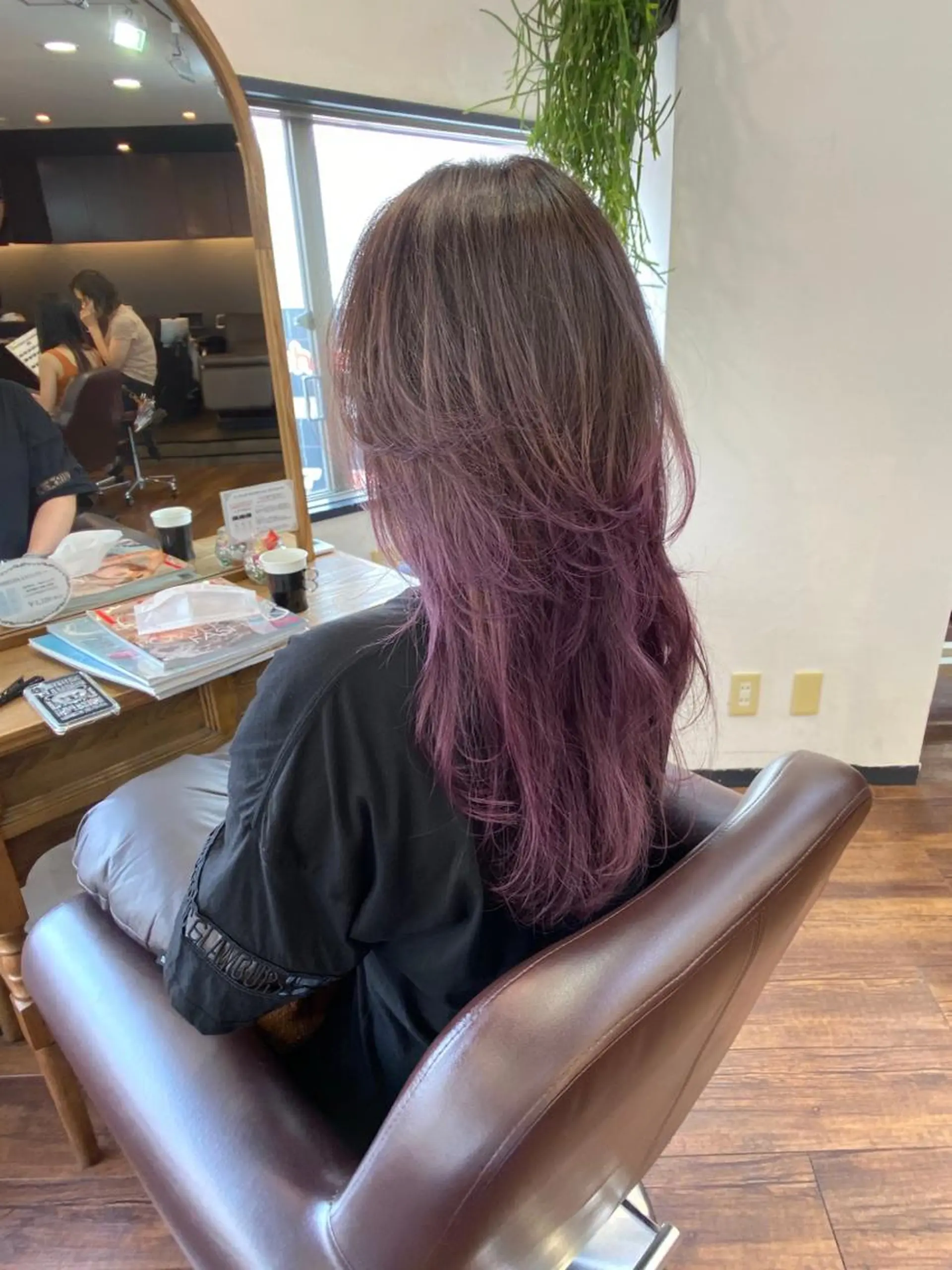 カラー レイヤーカット、 大人可愛い　中村美羅のヘアスタイル