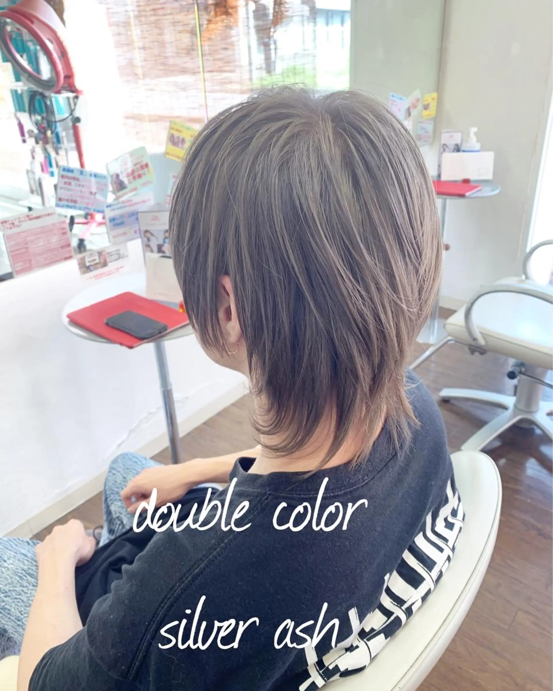 ショート カラー アッシュ ダブルカラー シルバー シルバーアッシュ ヘアカラー GLAD 萩原のヘアスタイル