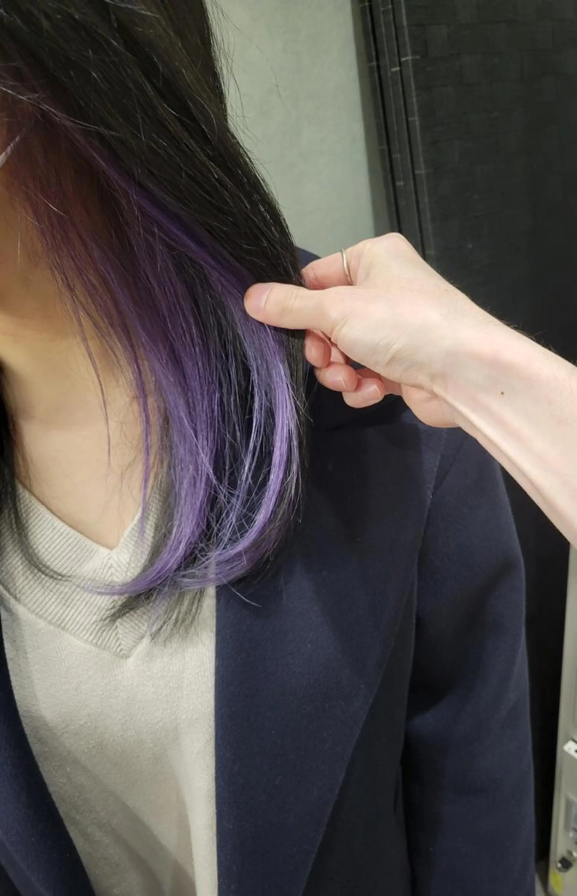 セミロング カラー ブリーチ イヤリングカラー インナーカラー バイオレットカラー レイヤー/ショート /山田譲治✂️のヘアスタイル