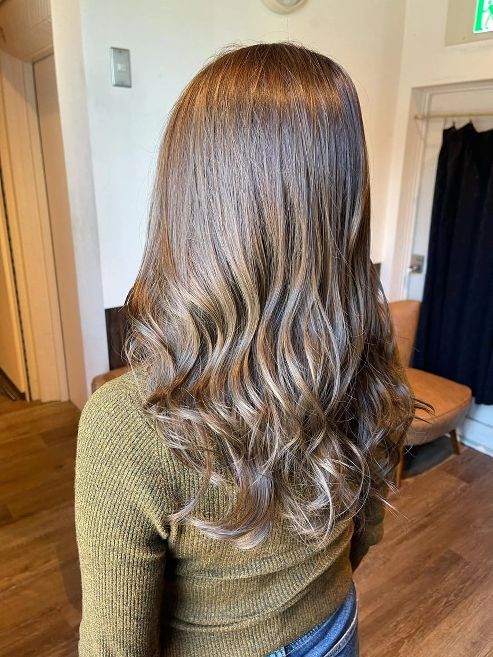 ミディアム カラー カット ヘアカラー トリートメント 髪質改善特化美容師 白岩　悟のその他イメージ