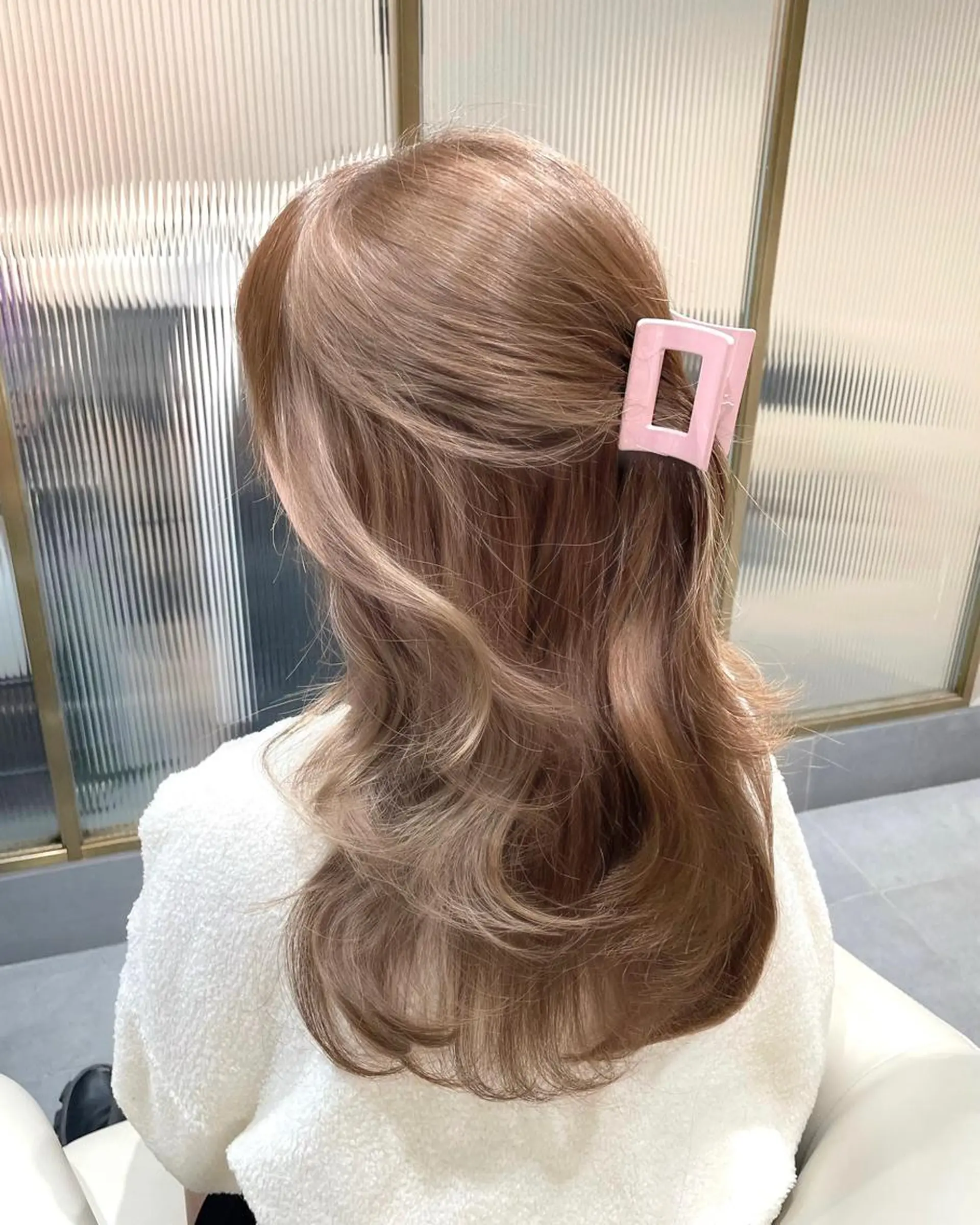 ロング カラー ヘアアレンジ 🤎小顔レイヤー /ベージュ🤎友香のヘアスタイル