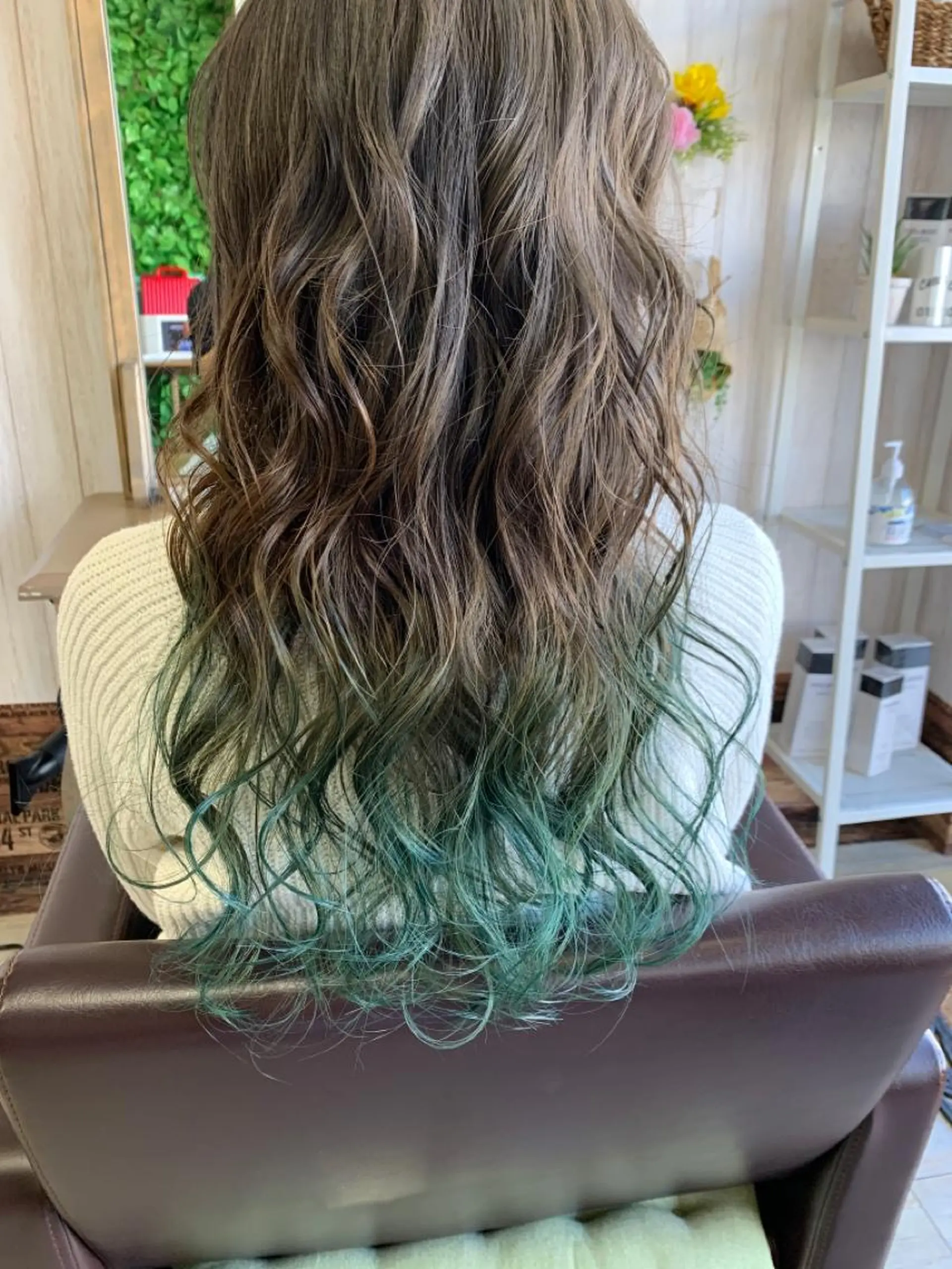 セミロング 西村 LaniRuhrのヘアスタイル