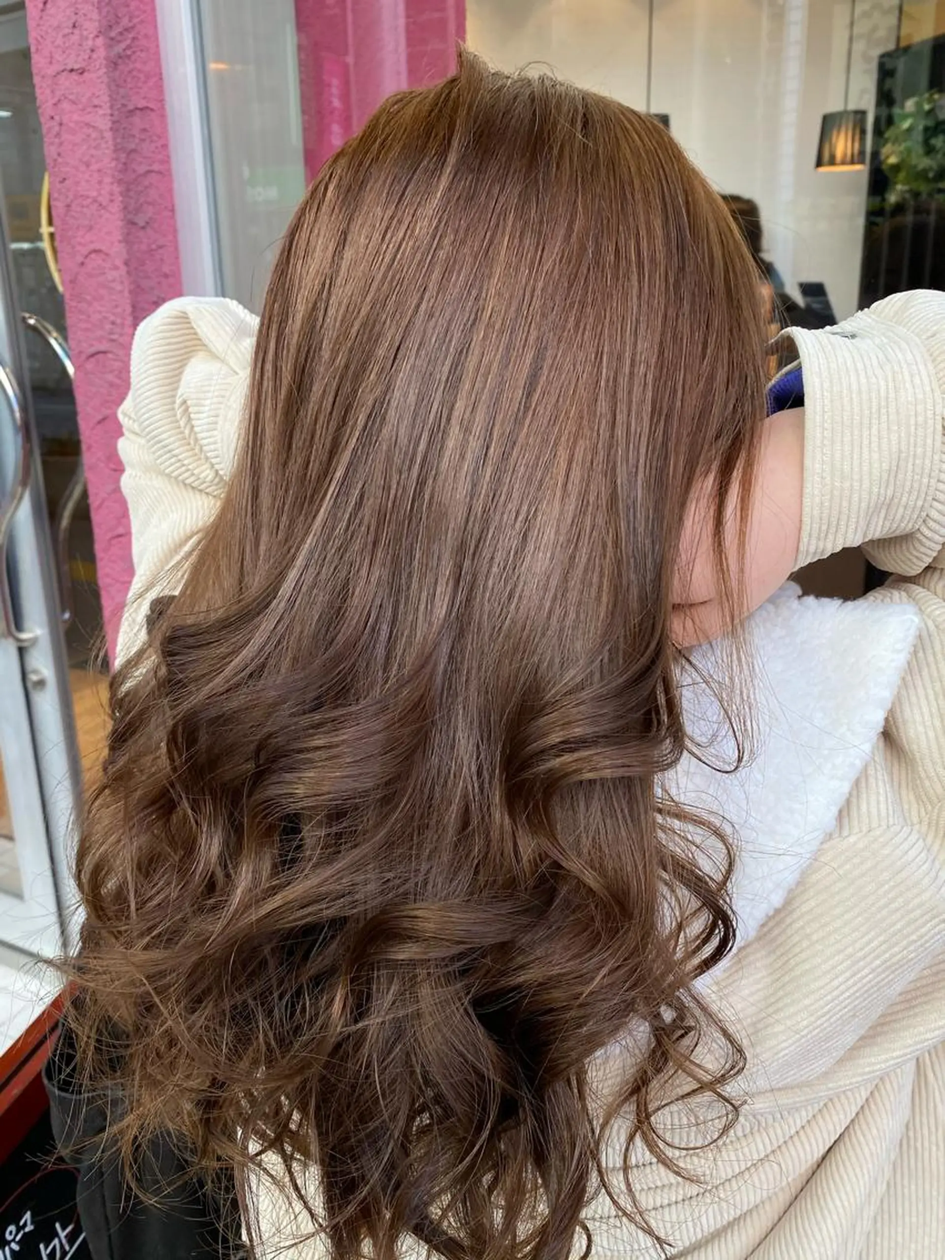 ロング デザインカラー✨新倉 佑奈のヘアスタイル