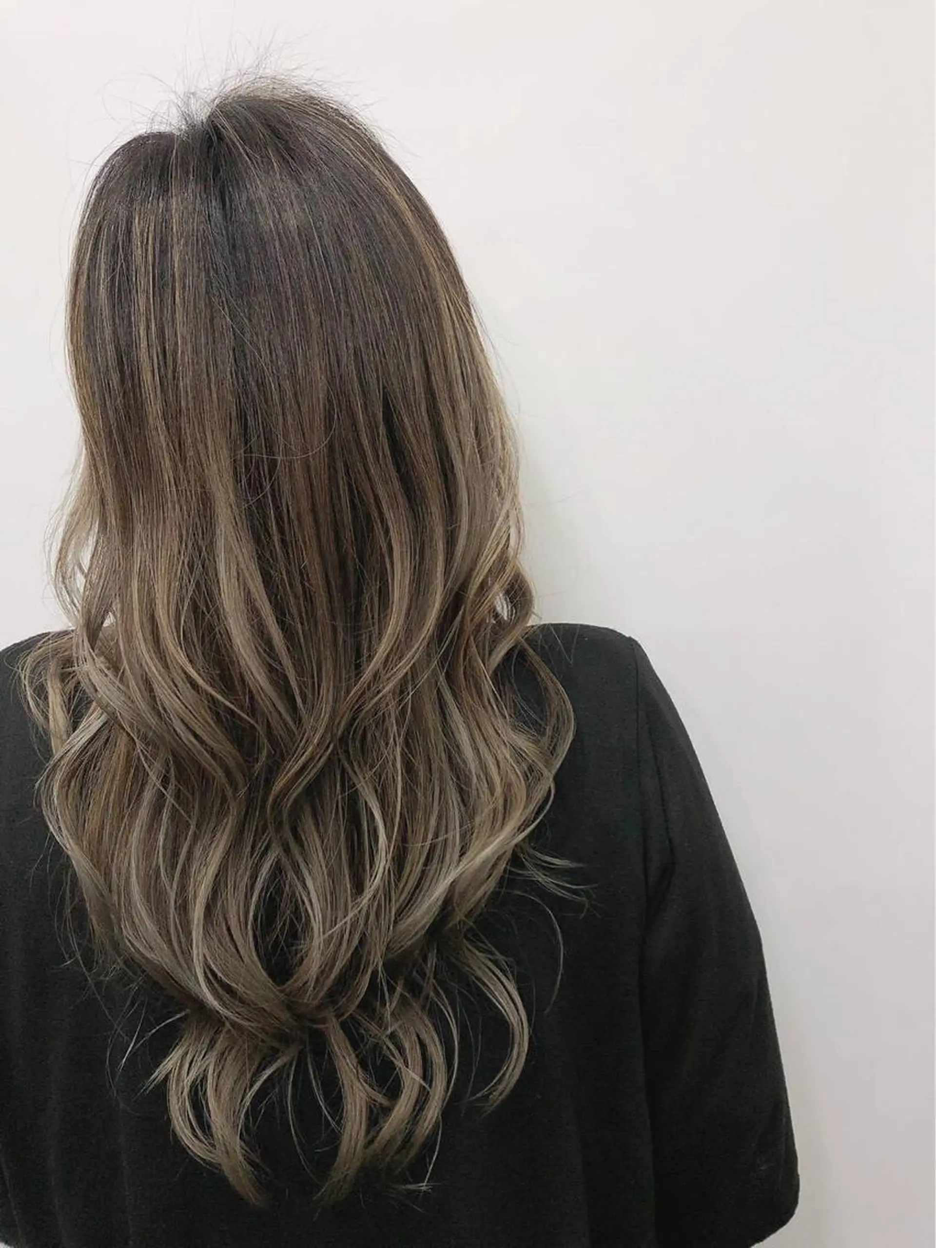 ロング カラー ✴️Siesta✴️ 髪質改善艶カラーのヘアスタイル