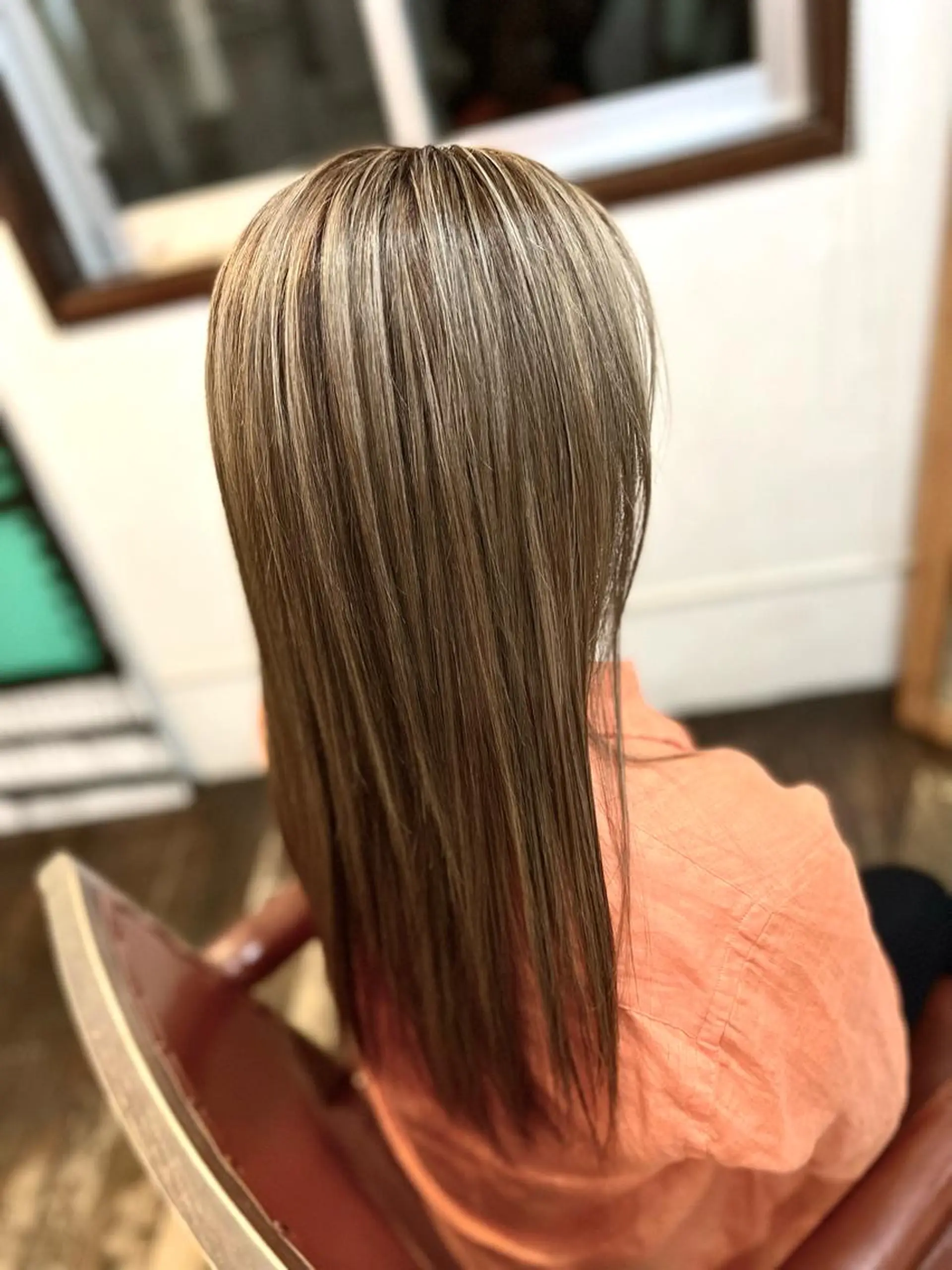 ロング カラー ベージュカラー ダブルカラー ハイライトカラー ハイトーンカラー ラベンダーカラー ヘアカラー トリートメント Style Tのヘアスタイル