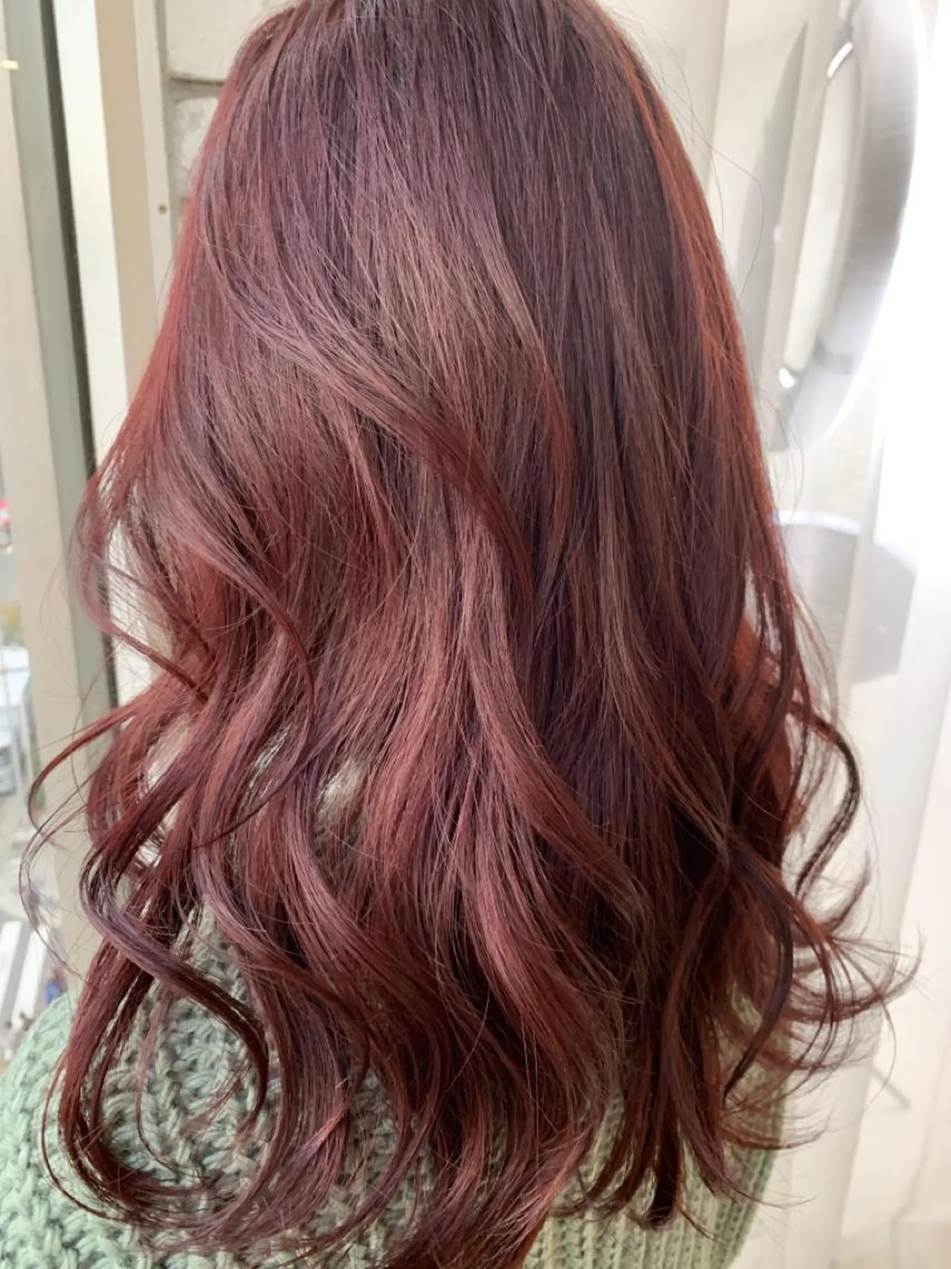 ロング カラー ピンクカラー カット ヘアカラー トリートメント LUXBE LUCEのヘアスタイル