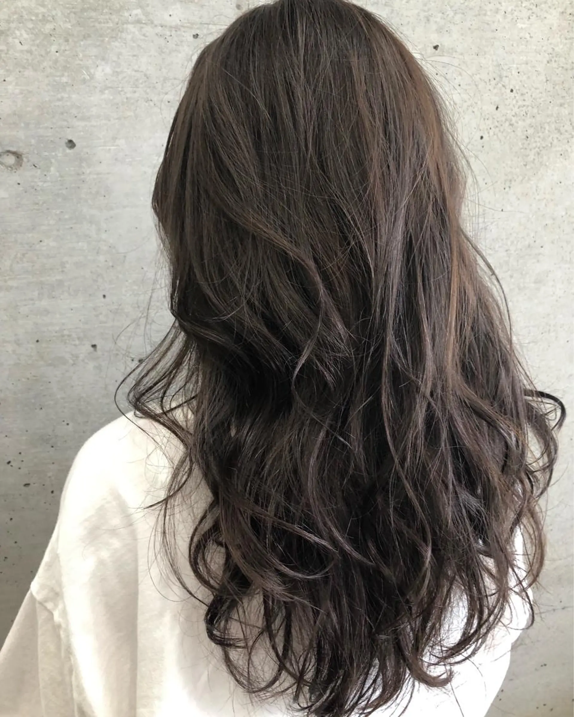 ロング カラー アッシュ アッシュグレー アッシュグレージュ グレージュ 大栗 佑也  髪質改善のヘアスタイル