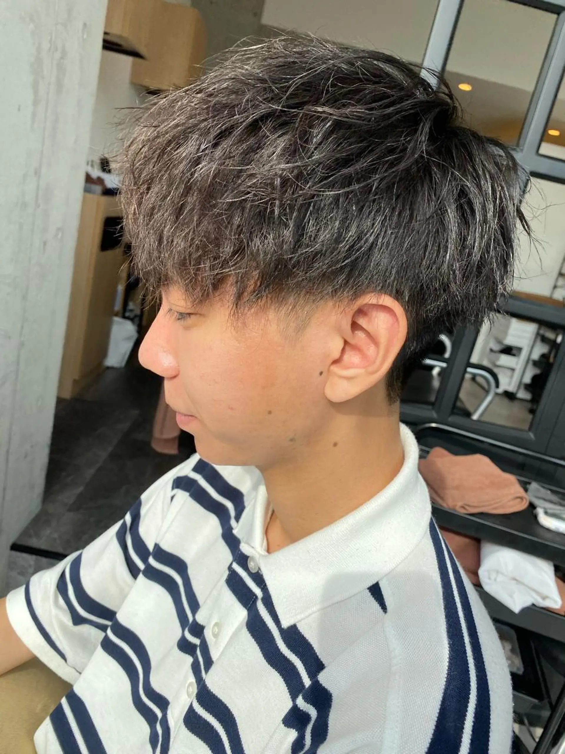 ミディアム パーマ メンズ カット パーマ トリートメント 似合う髪型が 分からない方へのヘアスタイル