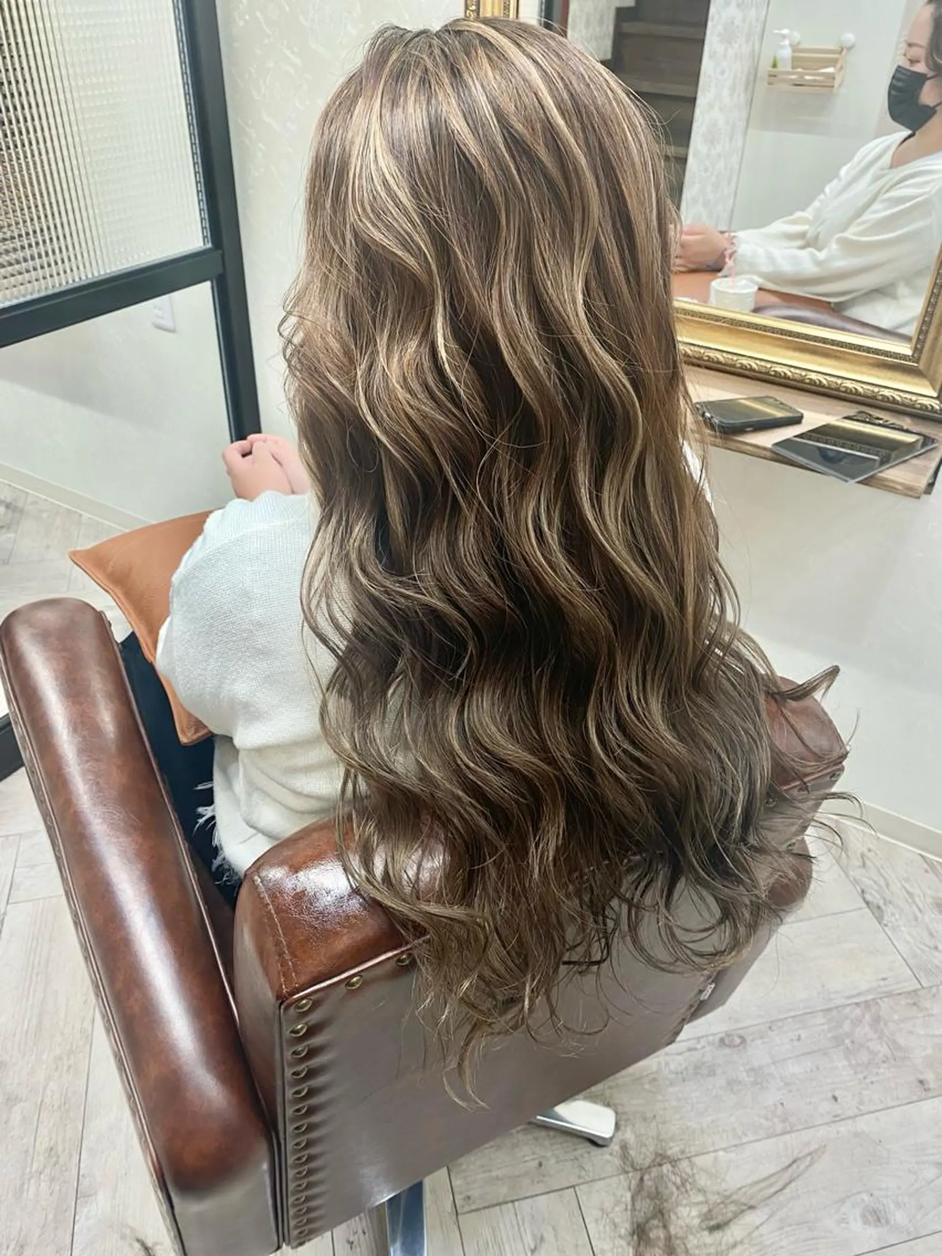 ロング アッシュ ハイライト 髪質改善 レイヤーカット トリートメント ココロ☀️ CLUTCH天王寺店のヘアスタイル