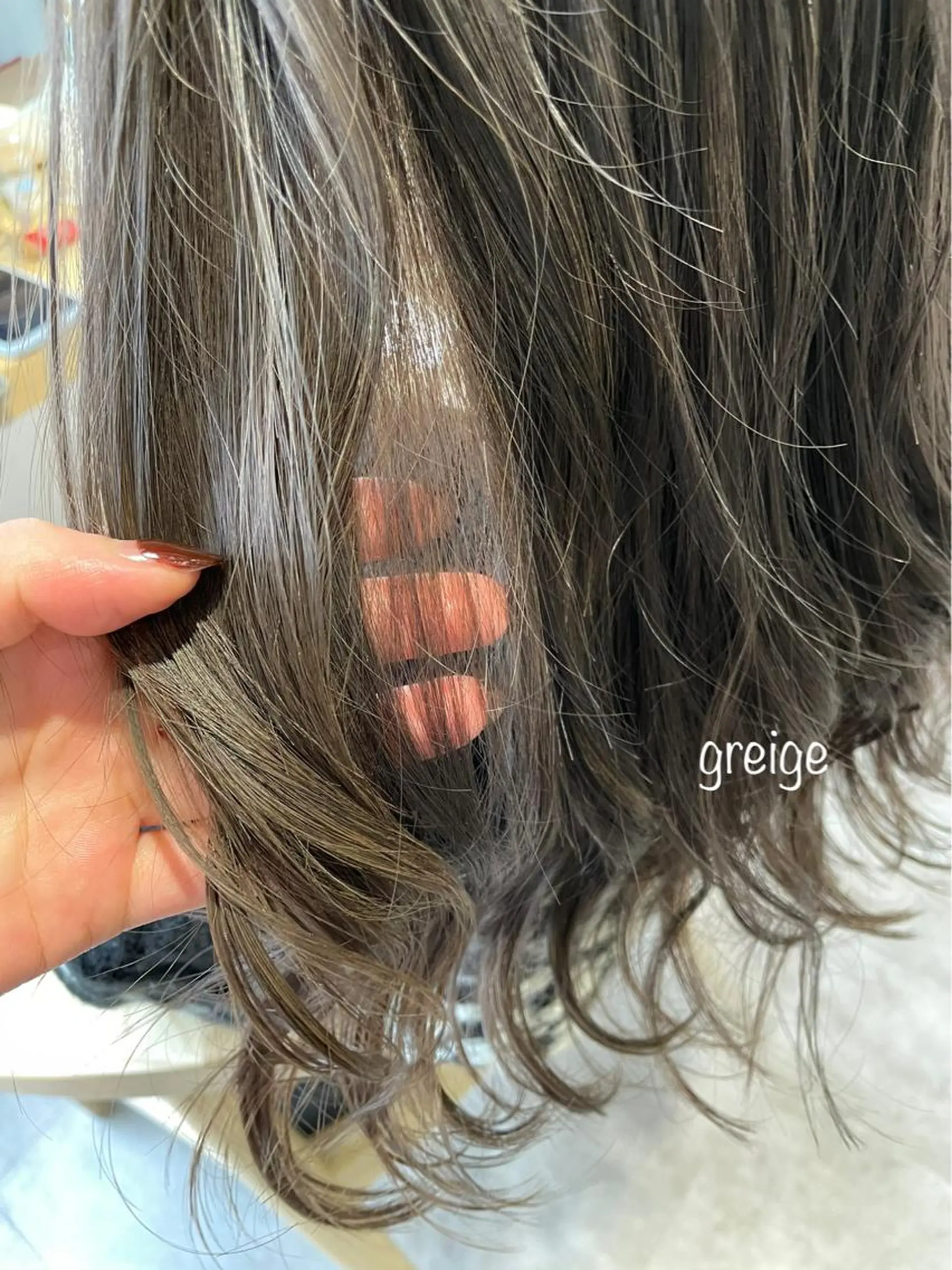 ミディアム カラー パーマ ブリーチ グレージュ 🌿AMANE🌿 sakiのヘアスタイル