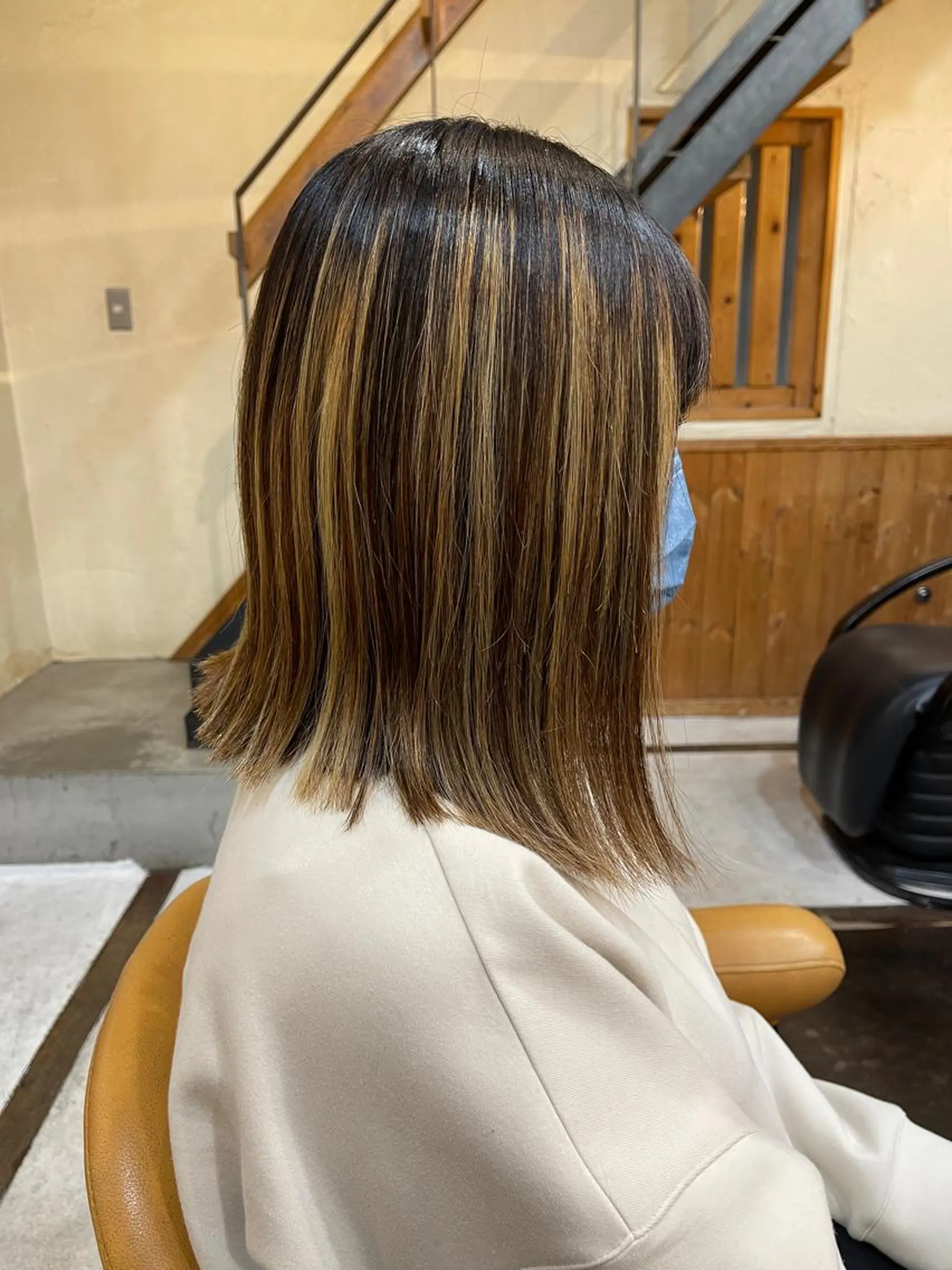 ミディアム 外ハネヘア 女性理容師 黒岩　さちのヘアスタイル