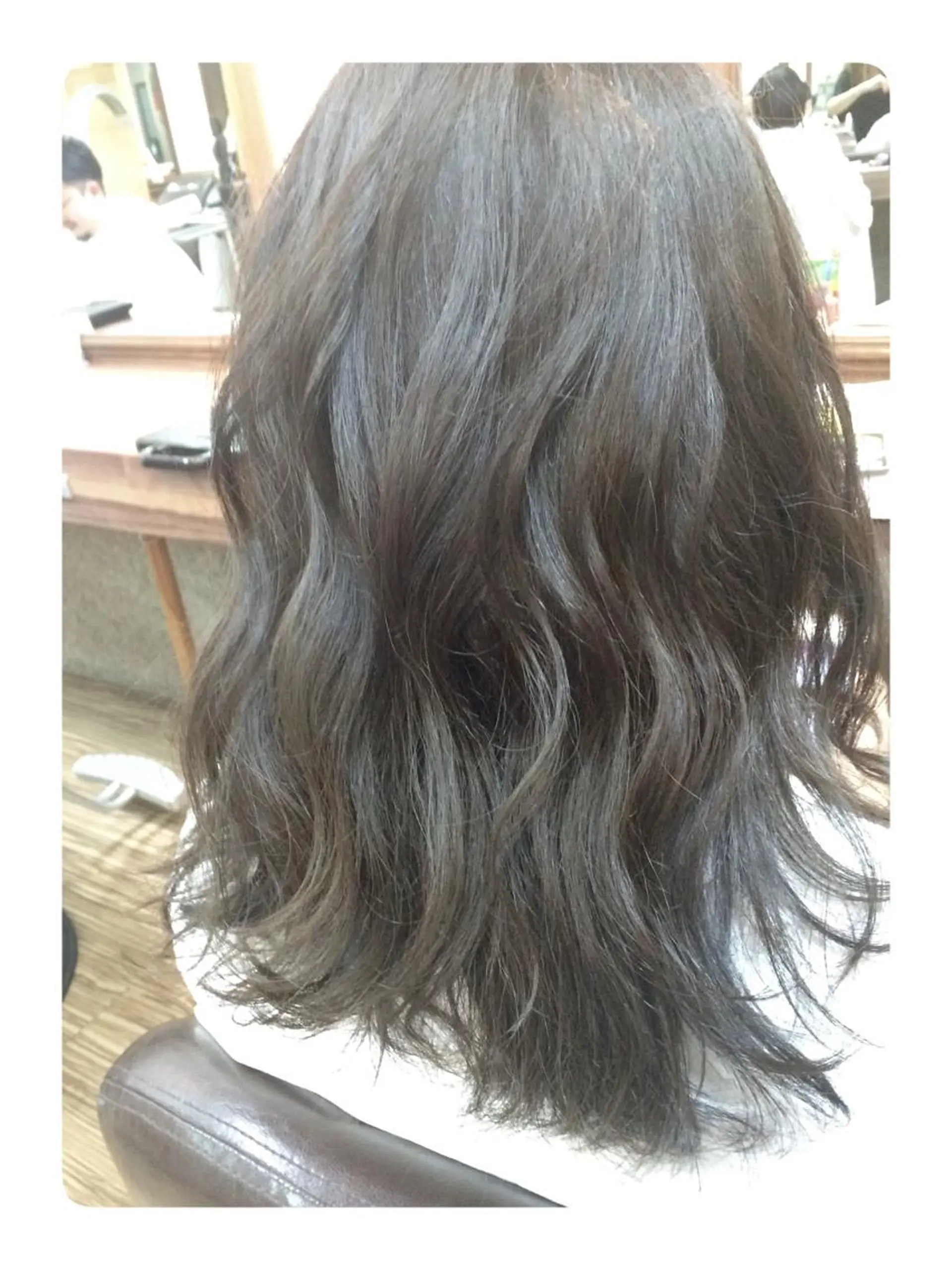 ミディアム セミロング カラー パーマ アッシュ This所属・🟦髪質改善6年 💊YAMAMOTOのヘアスタイル