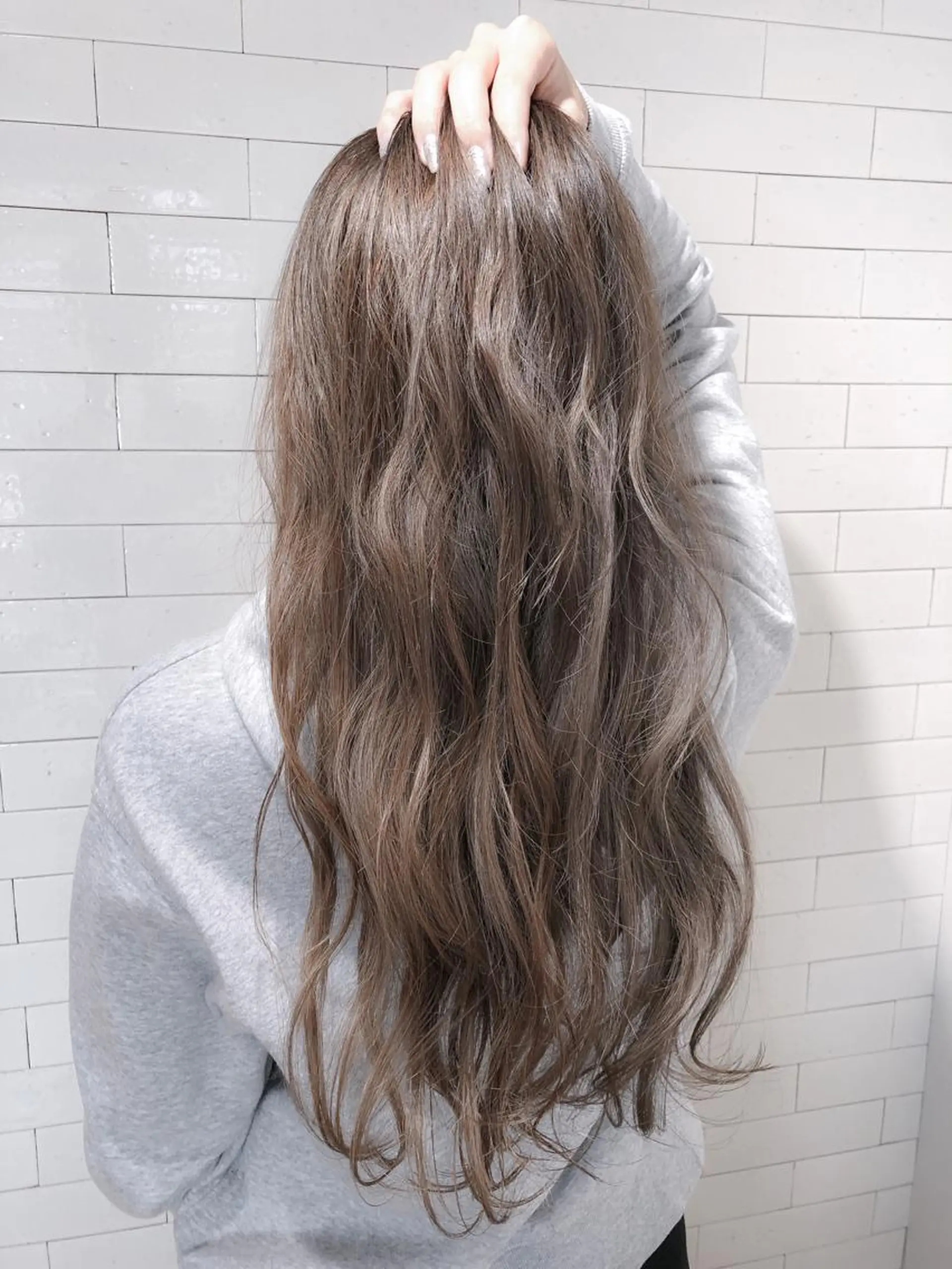 セミロング カラー パーマ ヘアアレンジ アッシュ バレイヤージュ ベージュカラー ブリーチ グラデーションカラー カット ヘアカラー 縮毛矯正 竹内ケンゴ🇰🇷 EIGHT藤沢のヘアスタイル