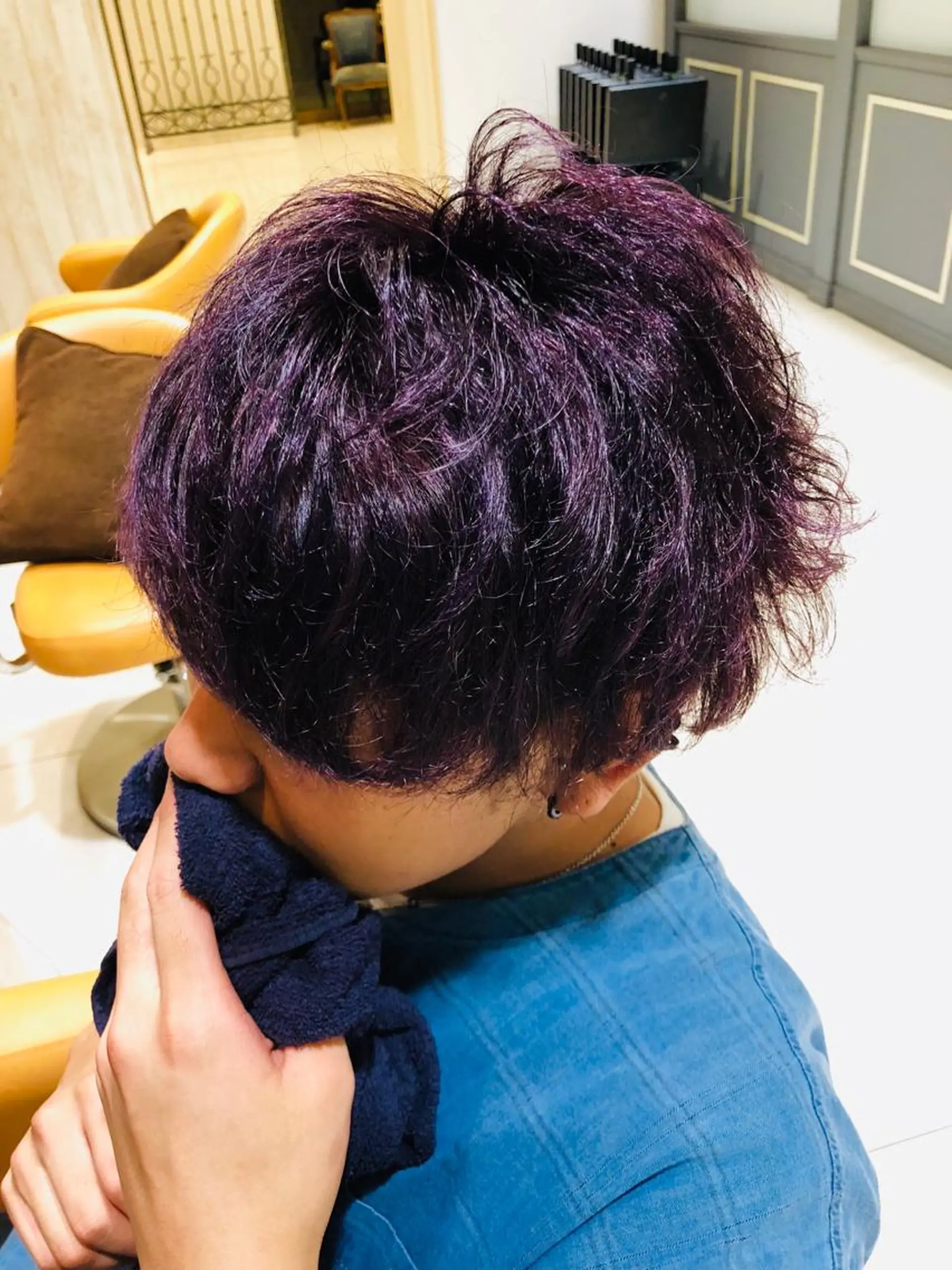 ショート カラー パーマ ブルーカラー ブルーバイオレット バイオレットカラー カット ヘアカラー パーマ 縮毛矯正 トリートメント ヘッドスパ 難しい髪質の縮毛矯正 高岡/射水/髪質改善のヘアスタイル