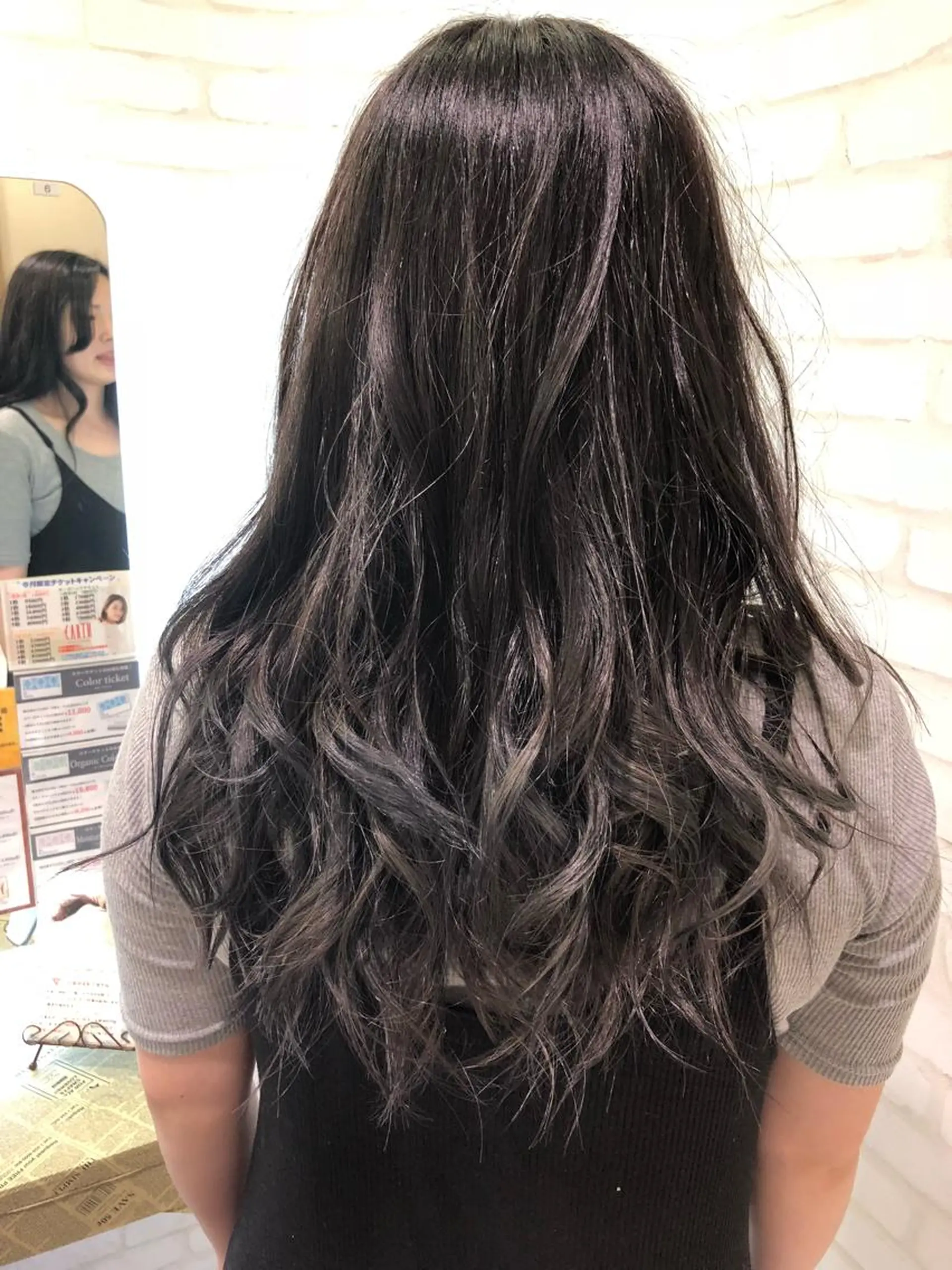 カラー 高岡 杏実のヘアスタイル