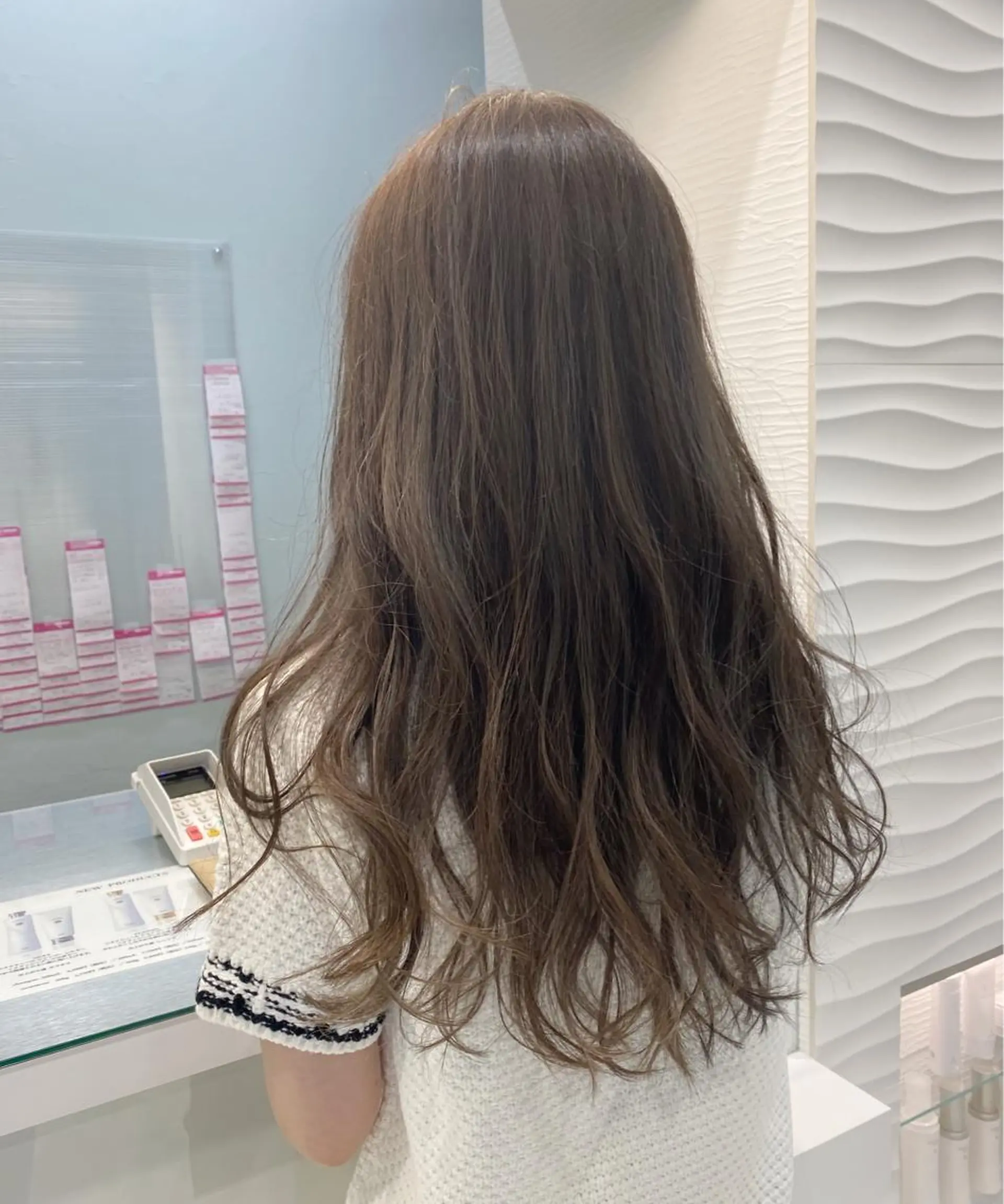 ロング カラー ハイライトカラー ハイライト カット ヘアカラー 中川 茜里のヘアスタイル