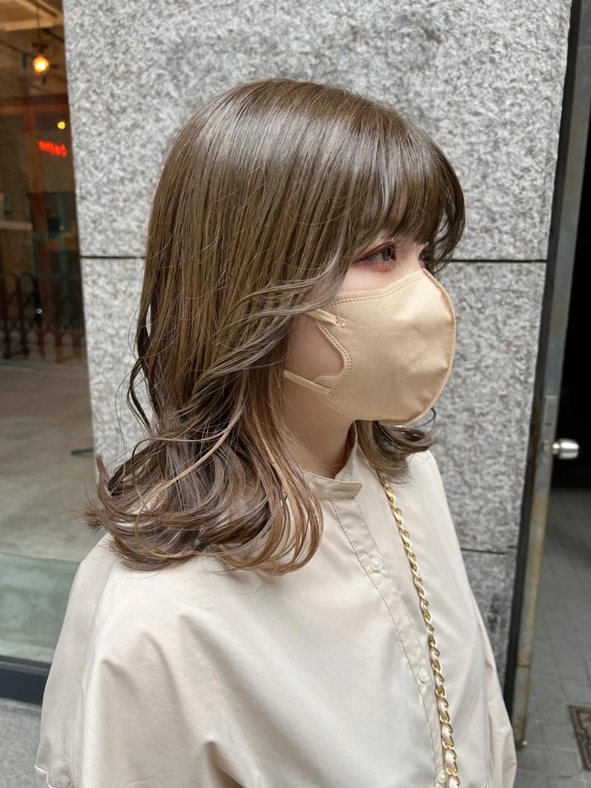 ミディアム カラー ベージュカラー オリーブベージュ THINK SHOP sakiのヘアスタイル