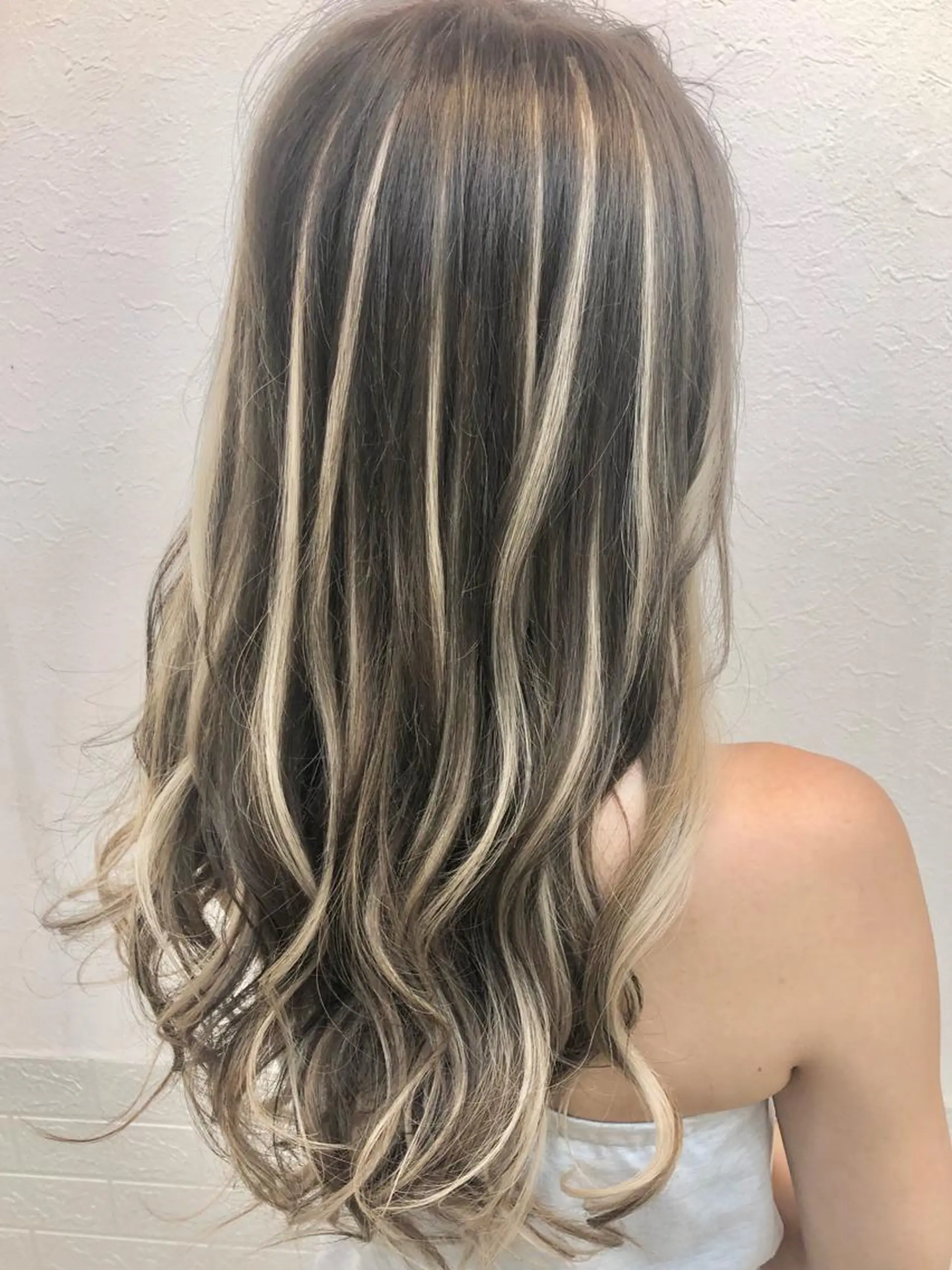 カラー ダブルスキルエクステ /羽エクステ白石宇由のヘアスタイル