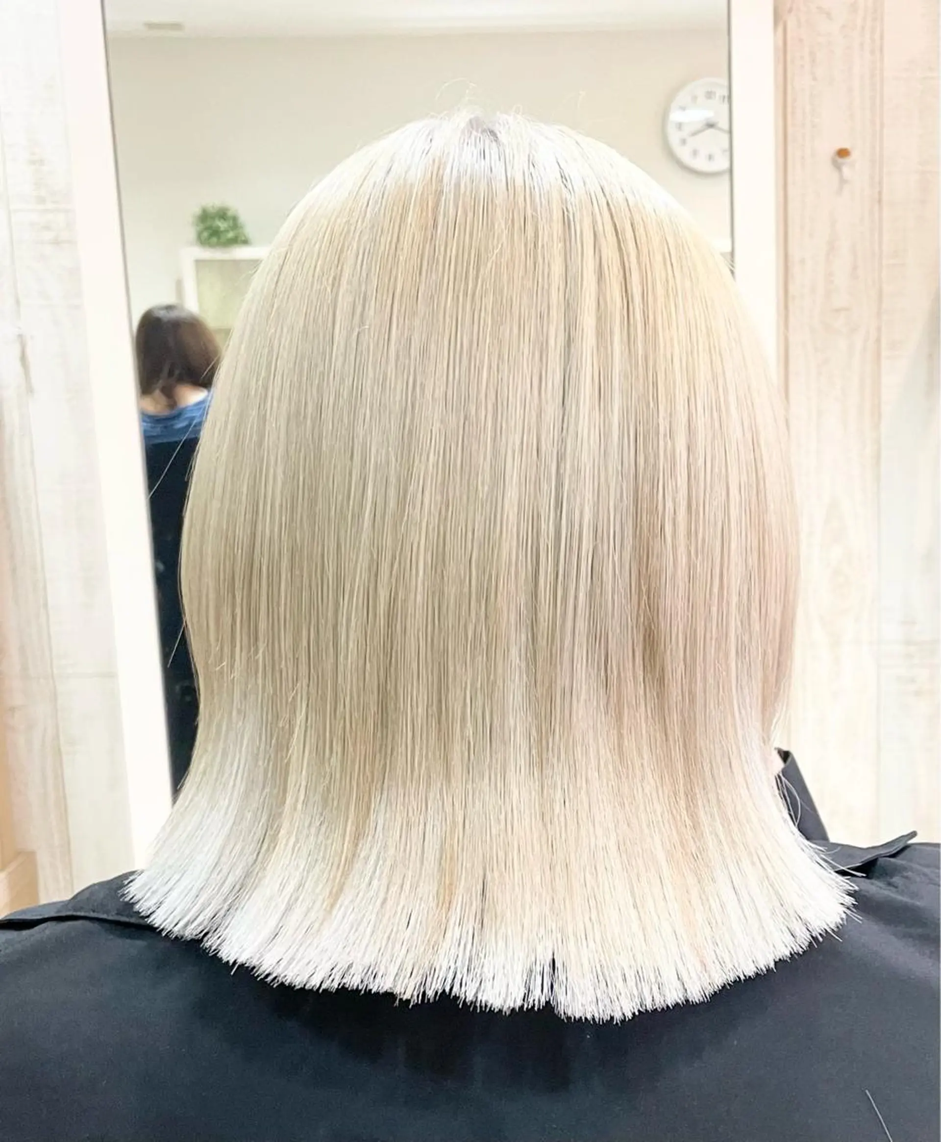 ミディアム カラー 🌈派手髪ハイトーン 🌈鈴木亮太🌈のヘアスタイル