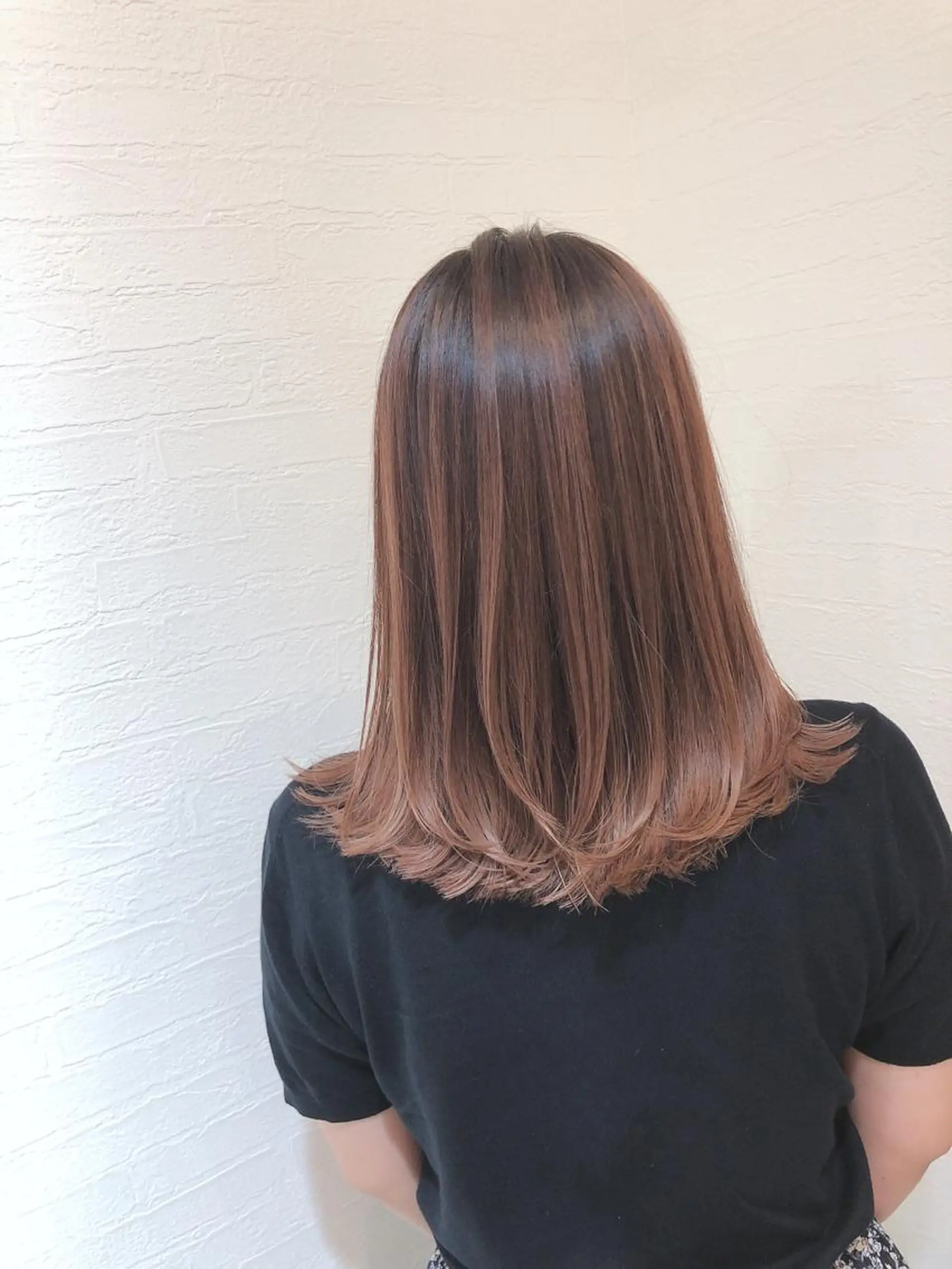 ミディアム ハイライト レイヤーカット ヘアカラー 山崎 俊介のヘアスタイル