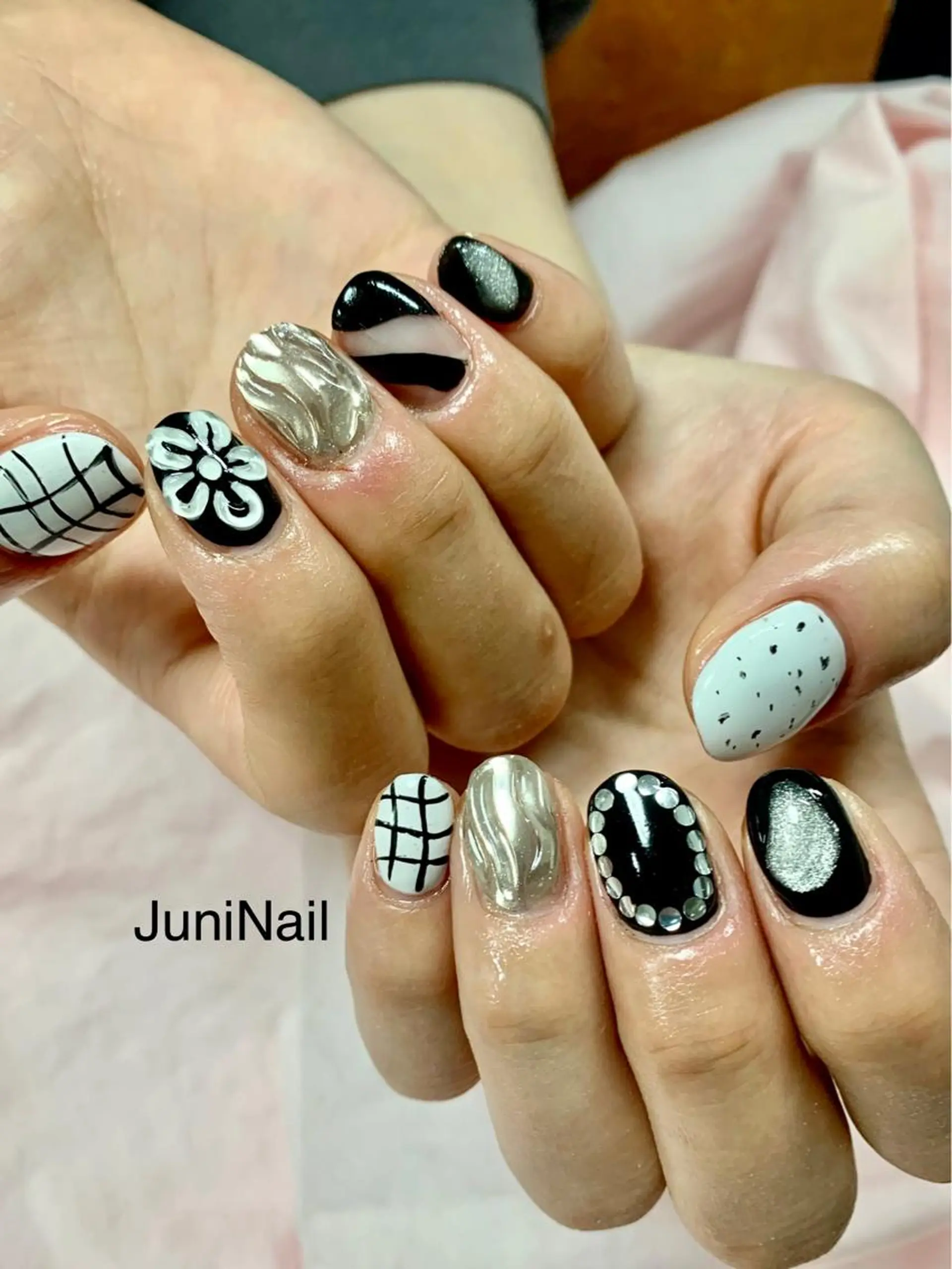 ネイル オーロラネイル クリアネイル 氷ネイル・うるうるネイル 韓国ネイル ニュアンスネイル ハンドネイル JuniNail 주니네일🇰🇷suのネイルデザイン