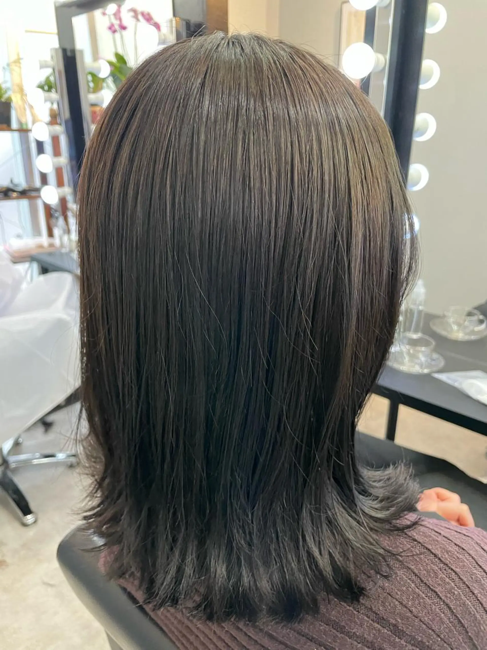 ミディアム カラー アッシュ ブルーカラー ブルージュ グレージュ 外ハネヘア カット ヘアカラー トリートメント ブリーチなし透明感 タケザワミキのヘアスタイル