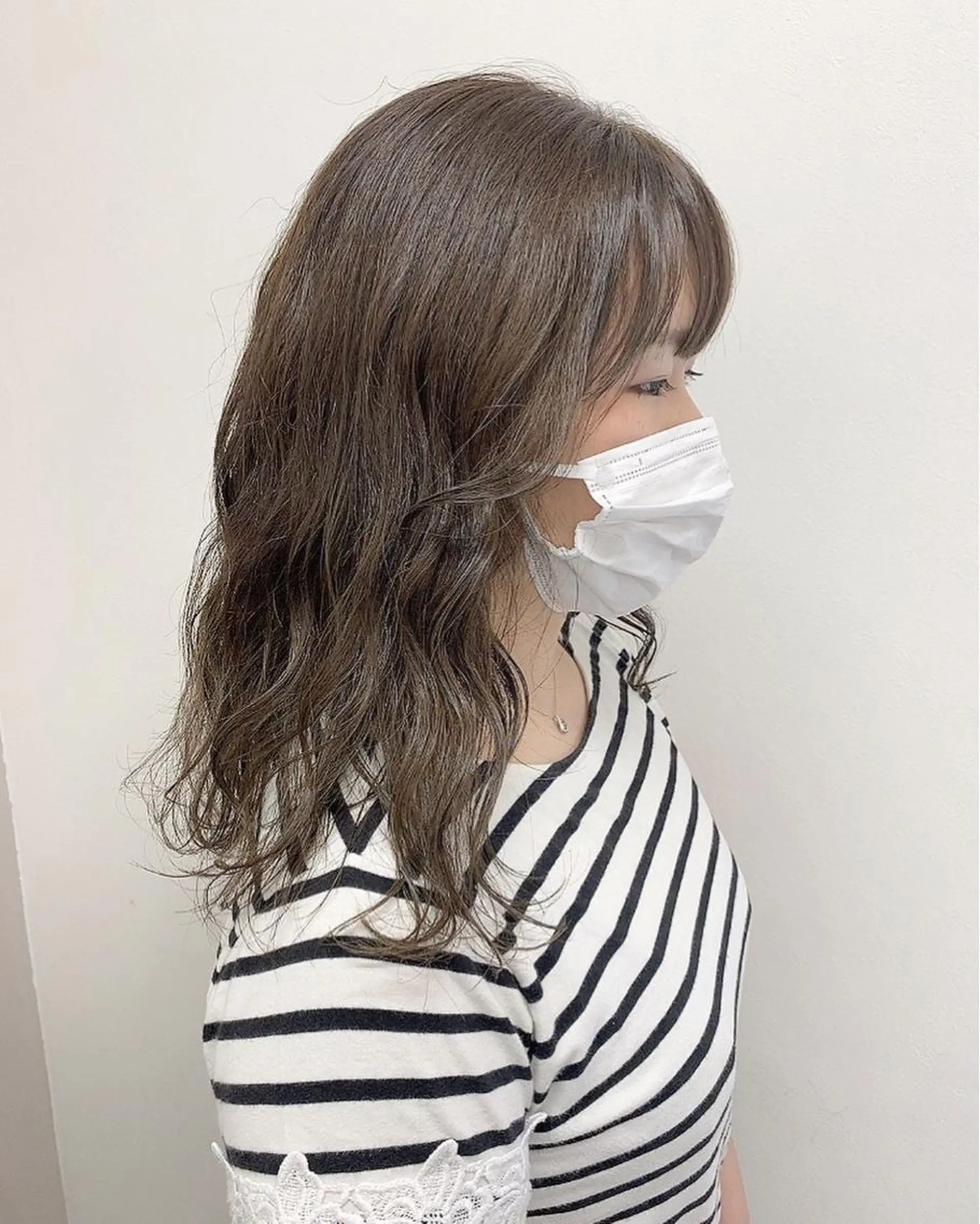 ミディアム カラー 肌に馴染む暗髪 梅田・増田のヘアスタイル