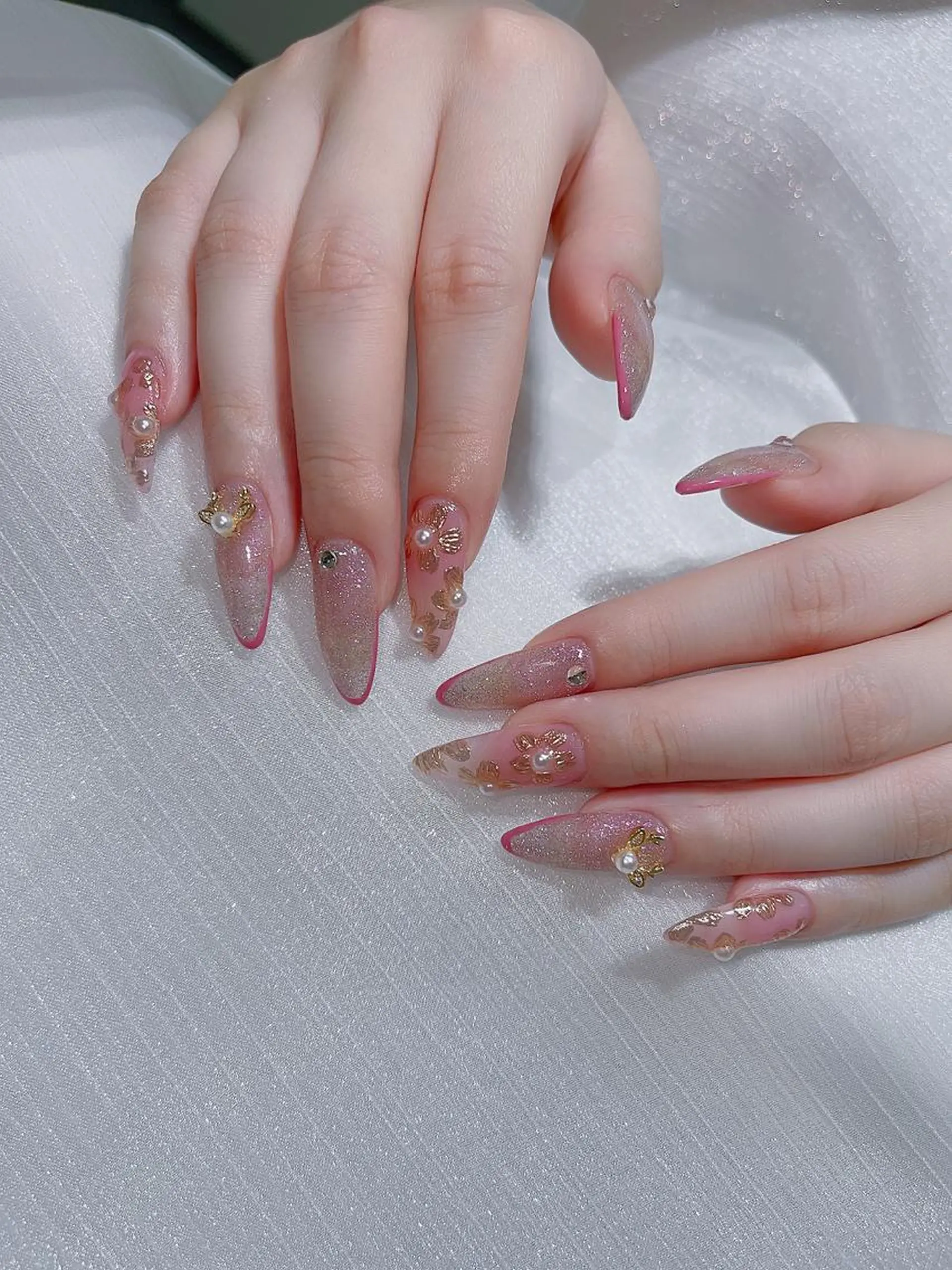 ネイル ハンドネイル Queens ciciのネイルデザイン