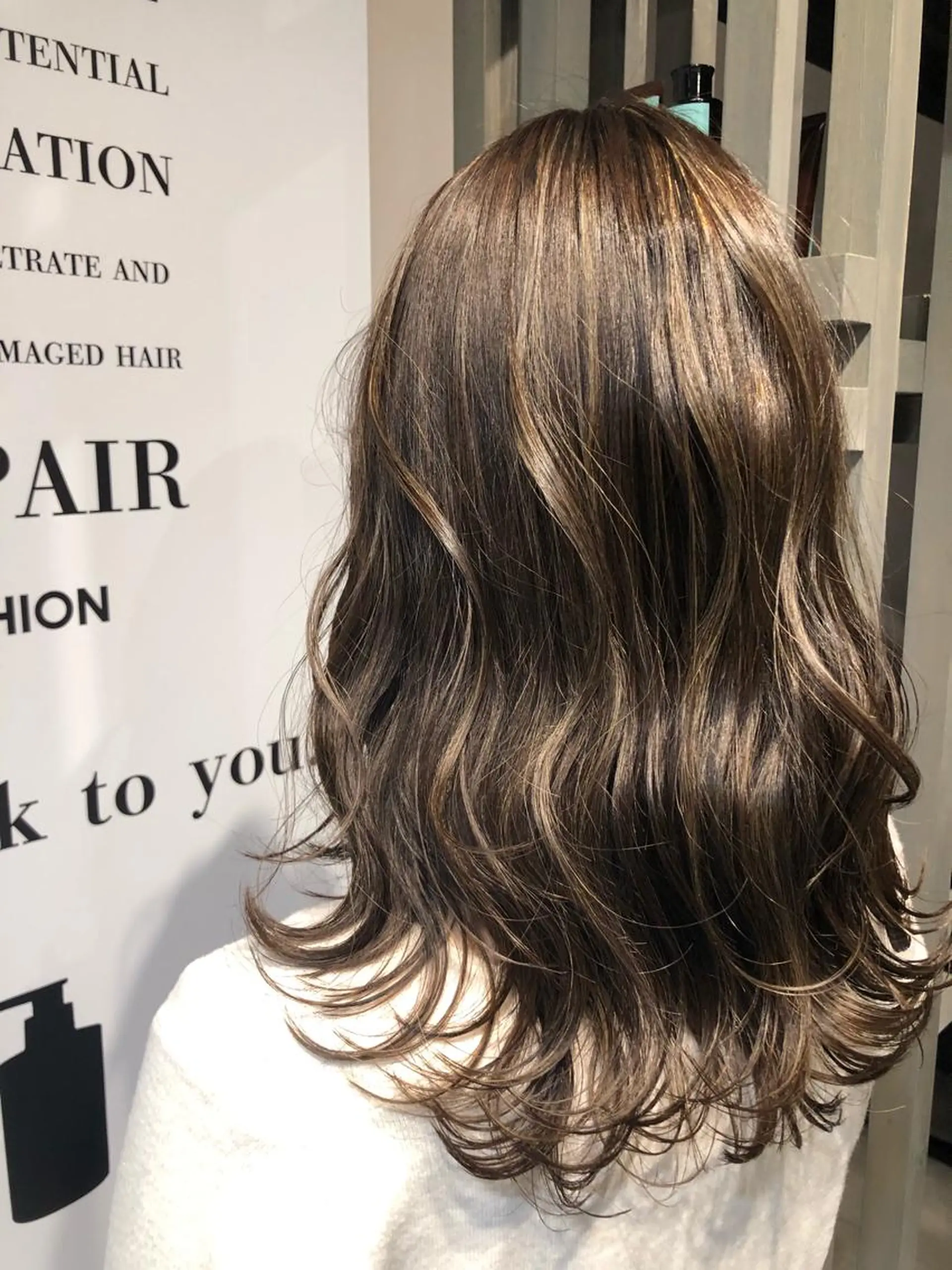 ミディアム カラー ハイライトカラー ハイライト ブリーチ👩‍🦳/ ‪✂︎MANAMIのヘアスタイル