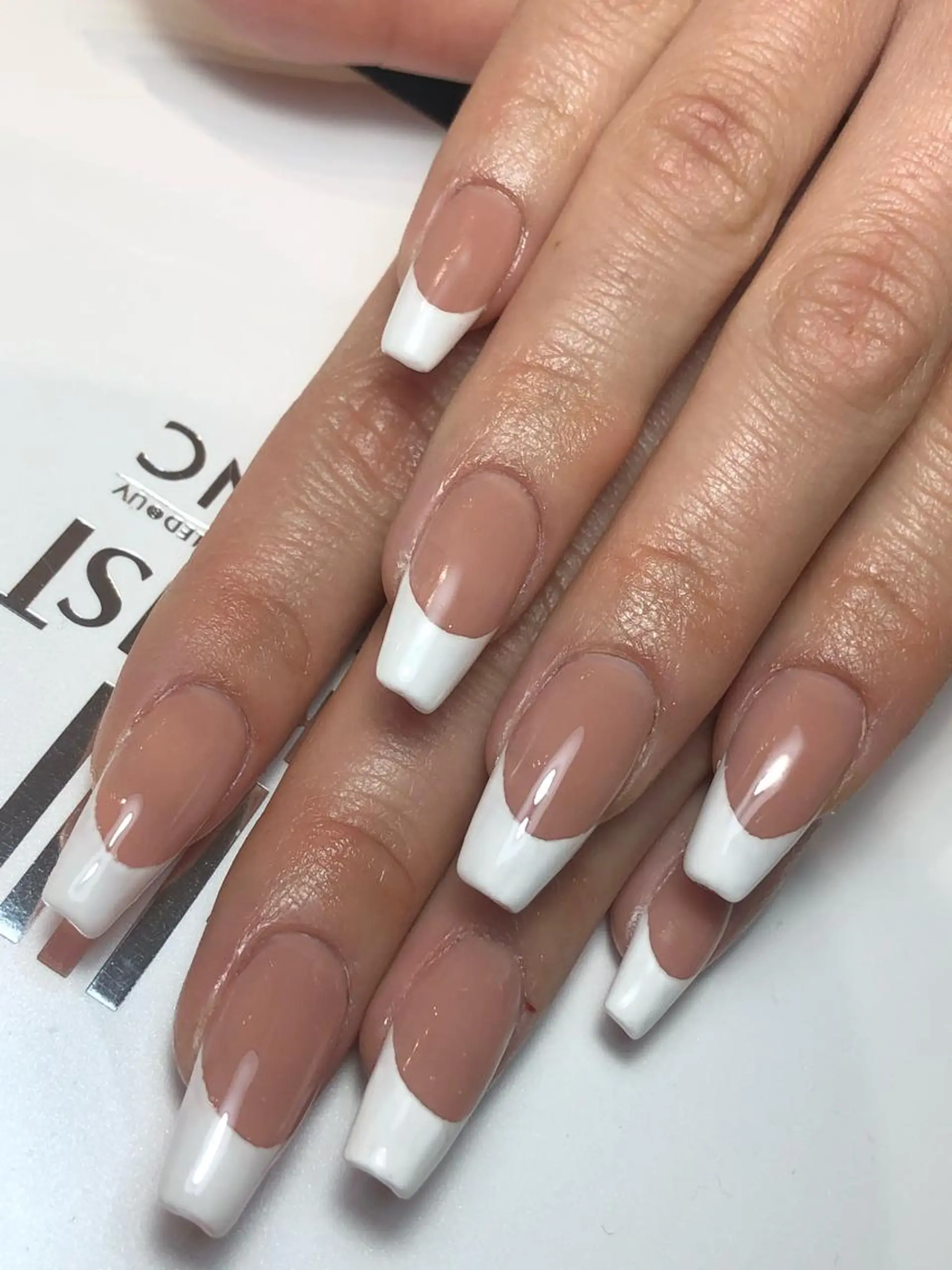 ネイル フレンチネイル bijou nails　蓮のネイルデザイン