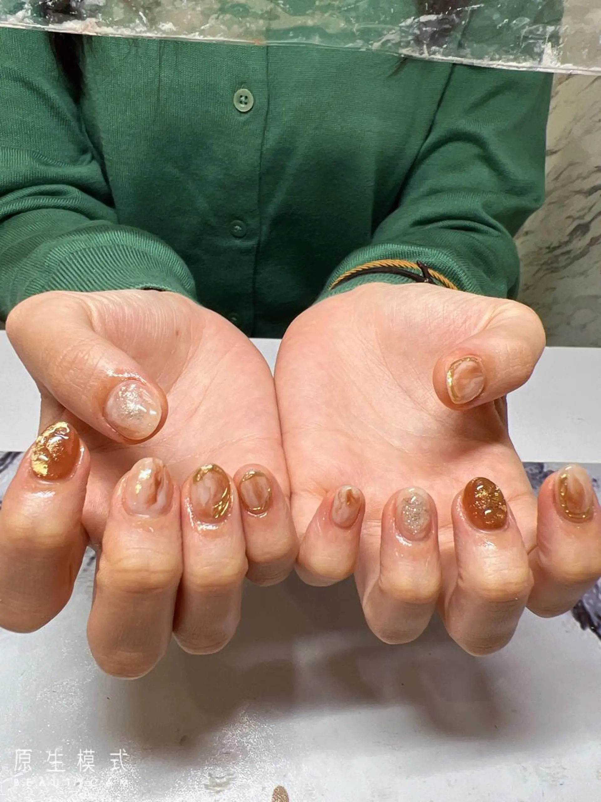 ネイル ガレンドウ 白澤 愛子のネイルデザイン