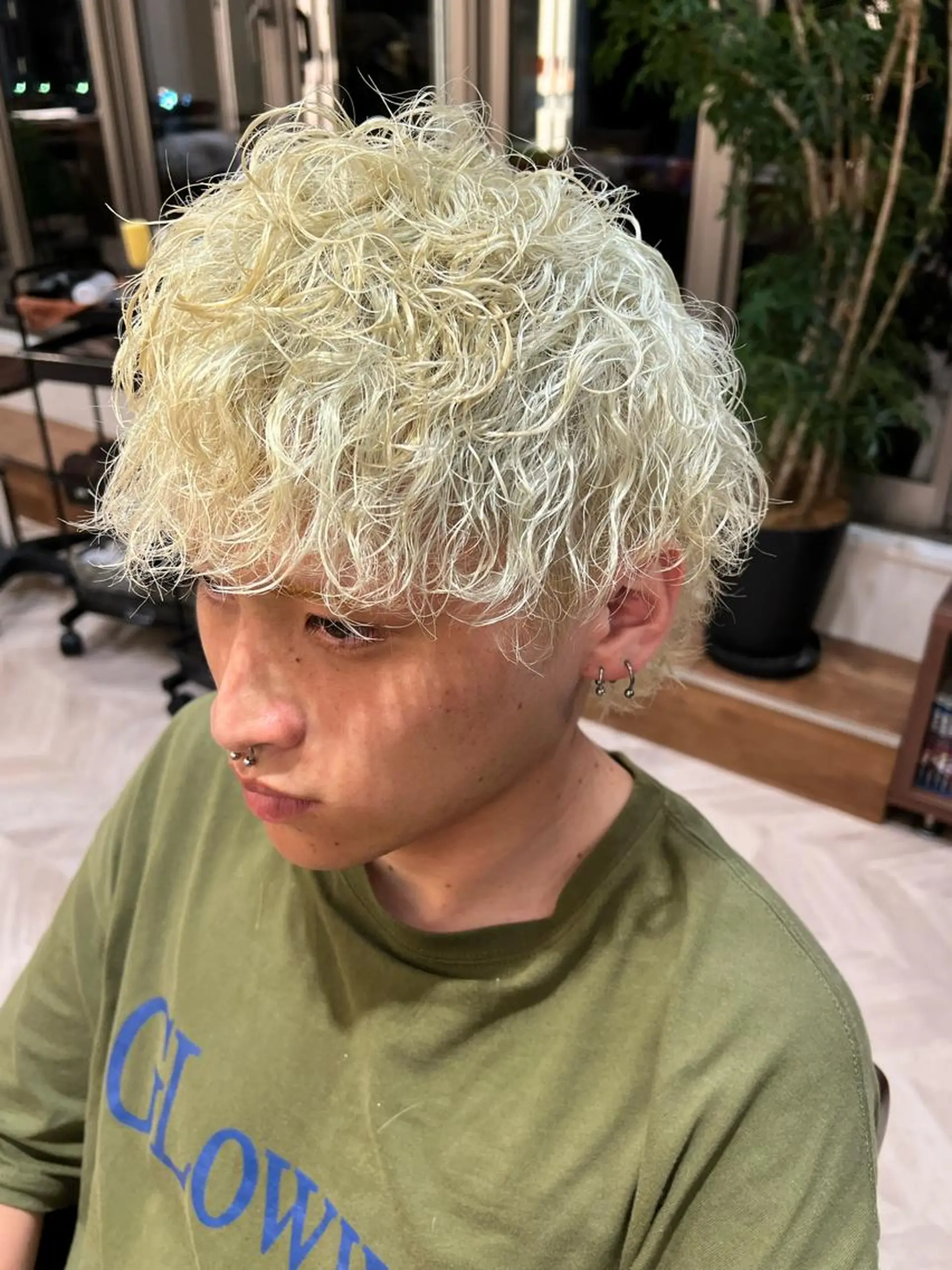 ショート メンズ メンズパーマ プードルパーマ メンズウルフカット ウルフカット プードルパーマ 中原 なおこのヘアスタイル
