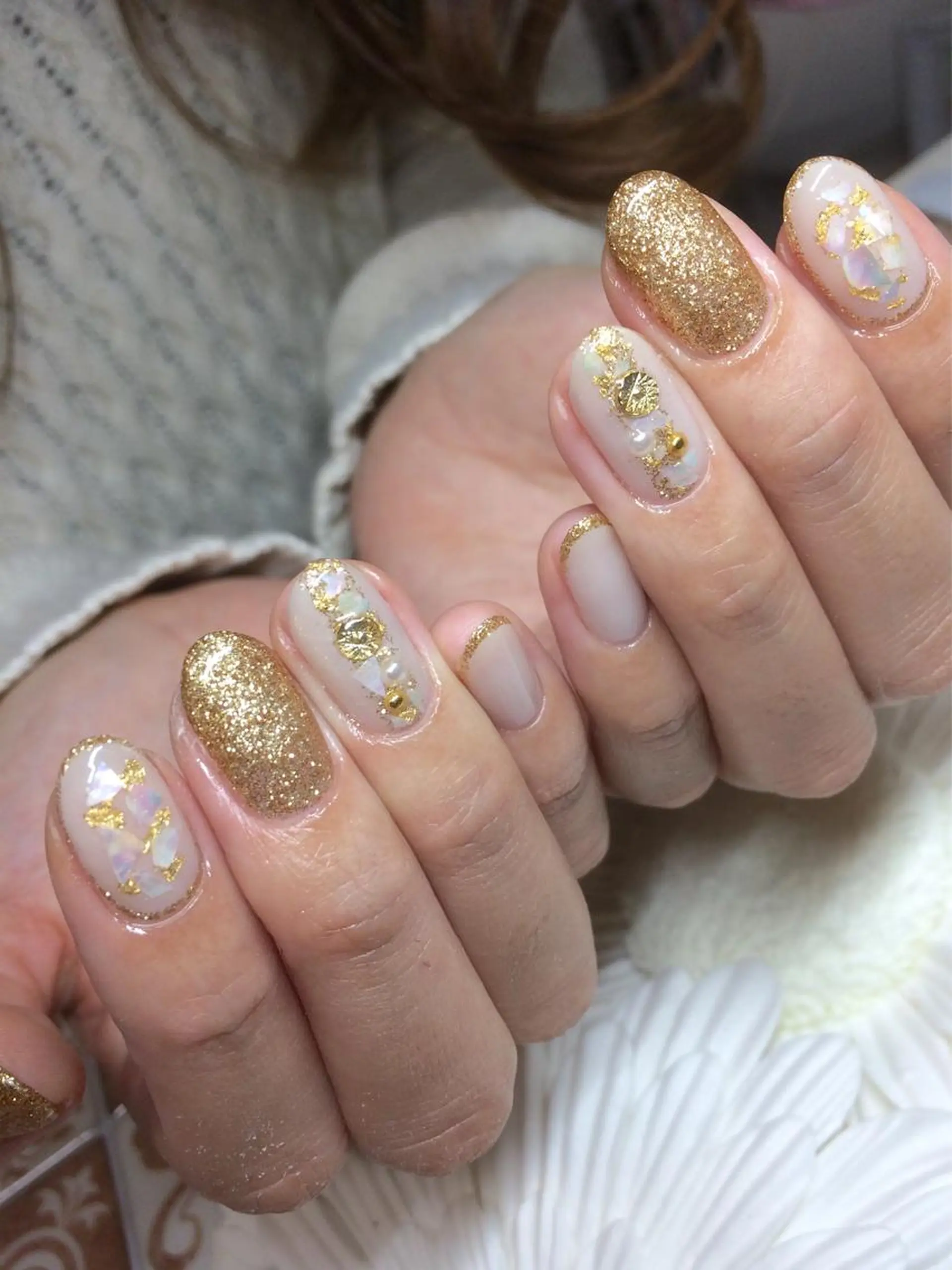 ネイル ホワイト 冬ネイル クリスマス ハンドネイル Nailsalon E's cafeのネイルデザイン