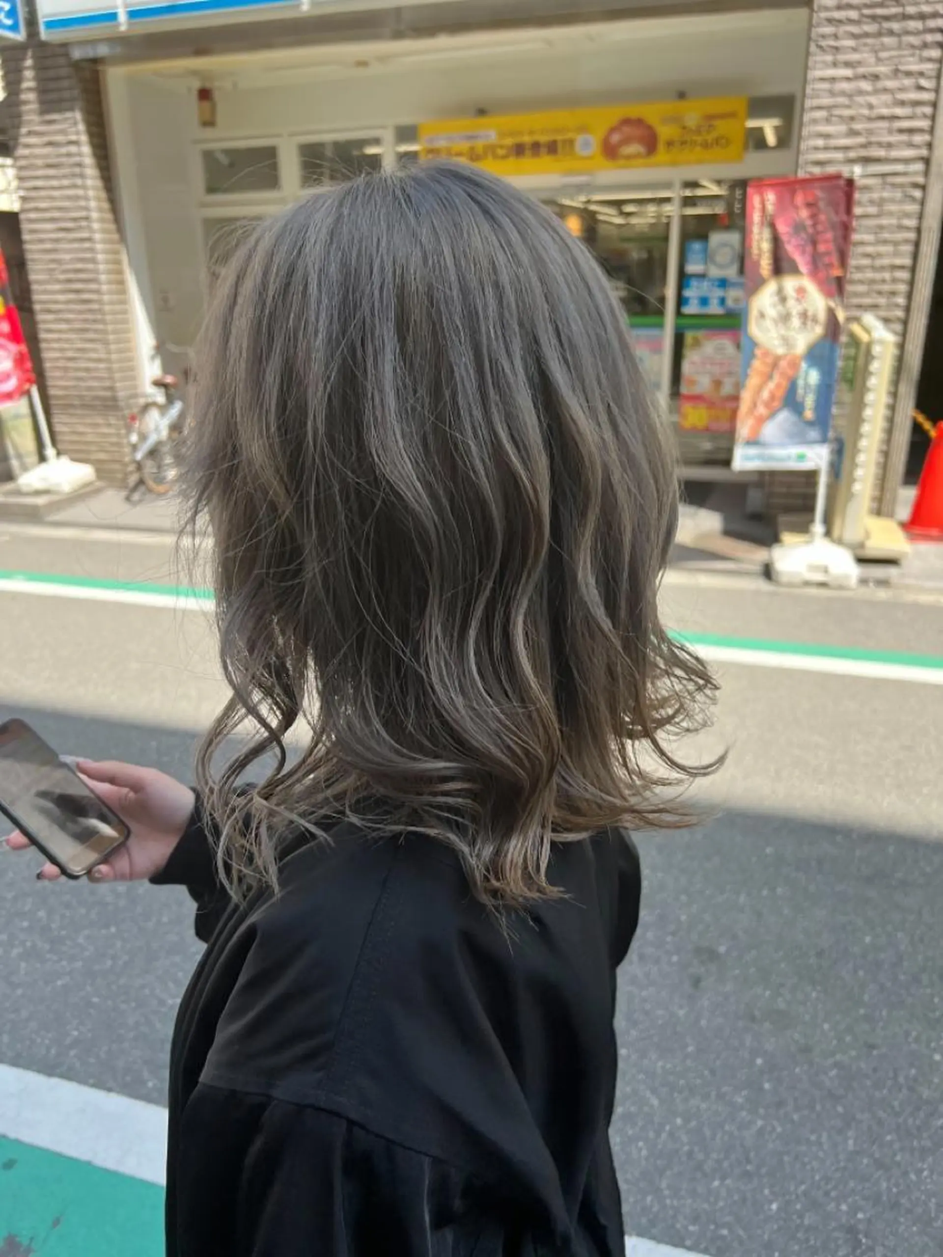 ミディアム カラー リルウヘアー 天王寺のヘアスタイル