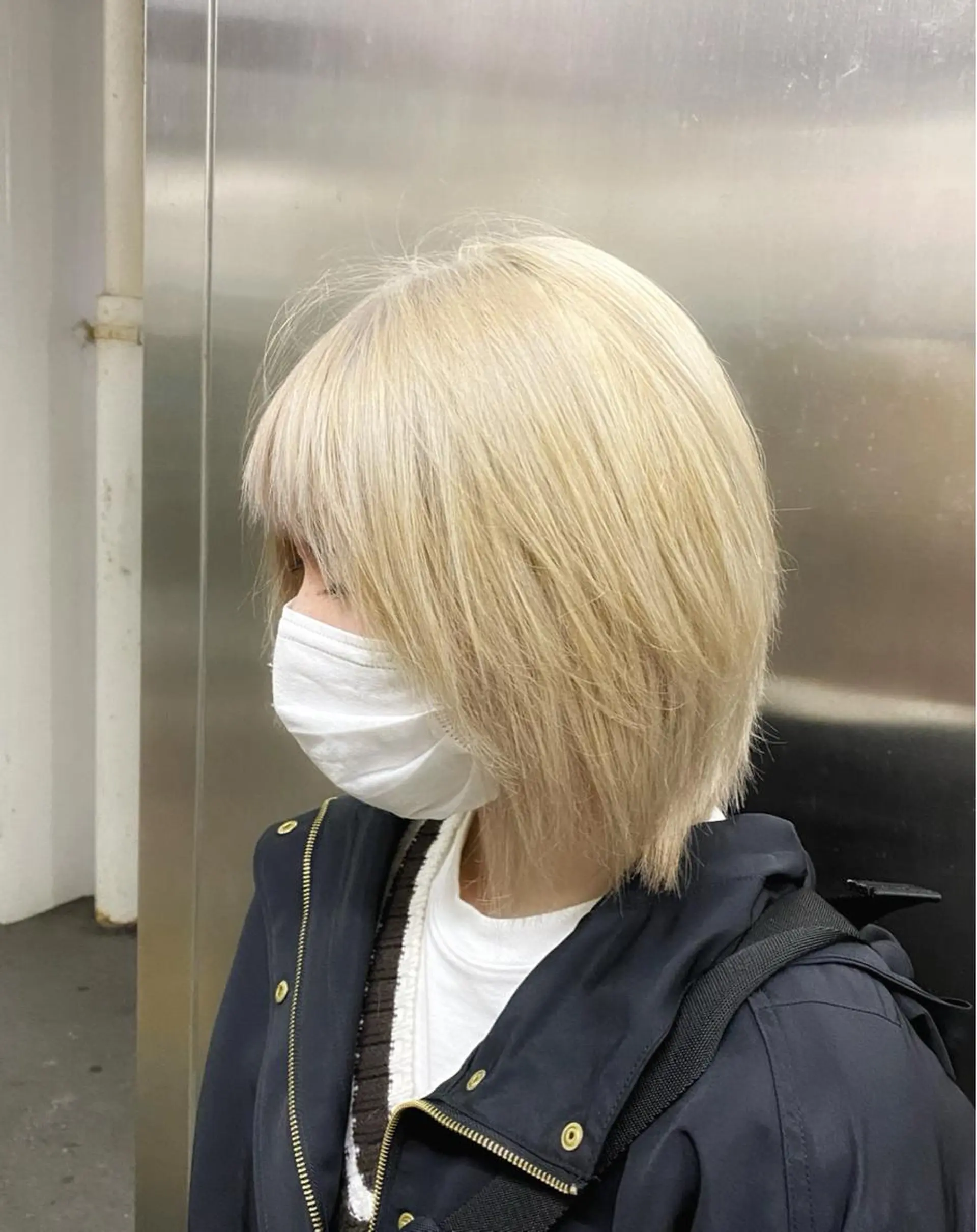 ショート カラー ベージュカラー ブリーチ ホワイトベージュ 太田 康治のヘアスタイル