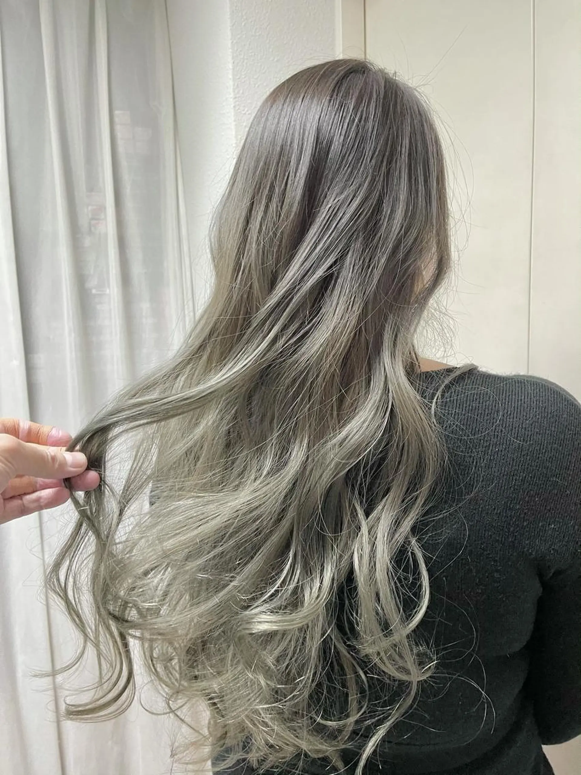 ロング カラー パーマ ヘアアレンジ アディクシーカラー ベージュカラー ブリーチ ケアブリーチ グラデーションカラー ヘアカラー トリートメント 縮毛矯正/美髪 髪質改善/石田幸輔のヘアスタイル