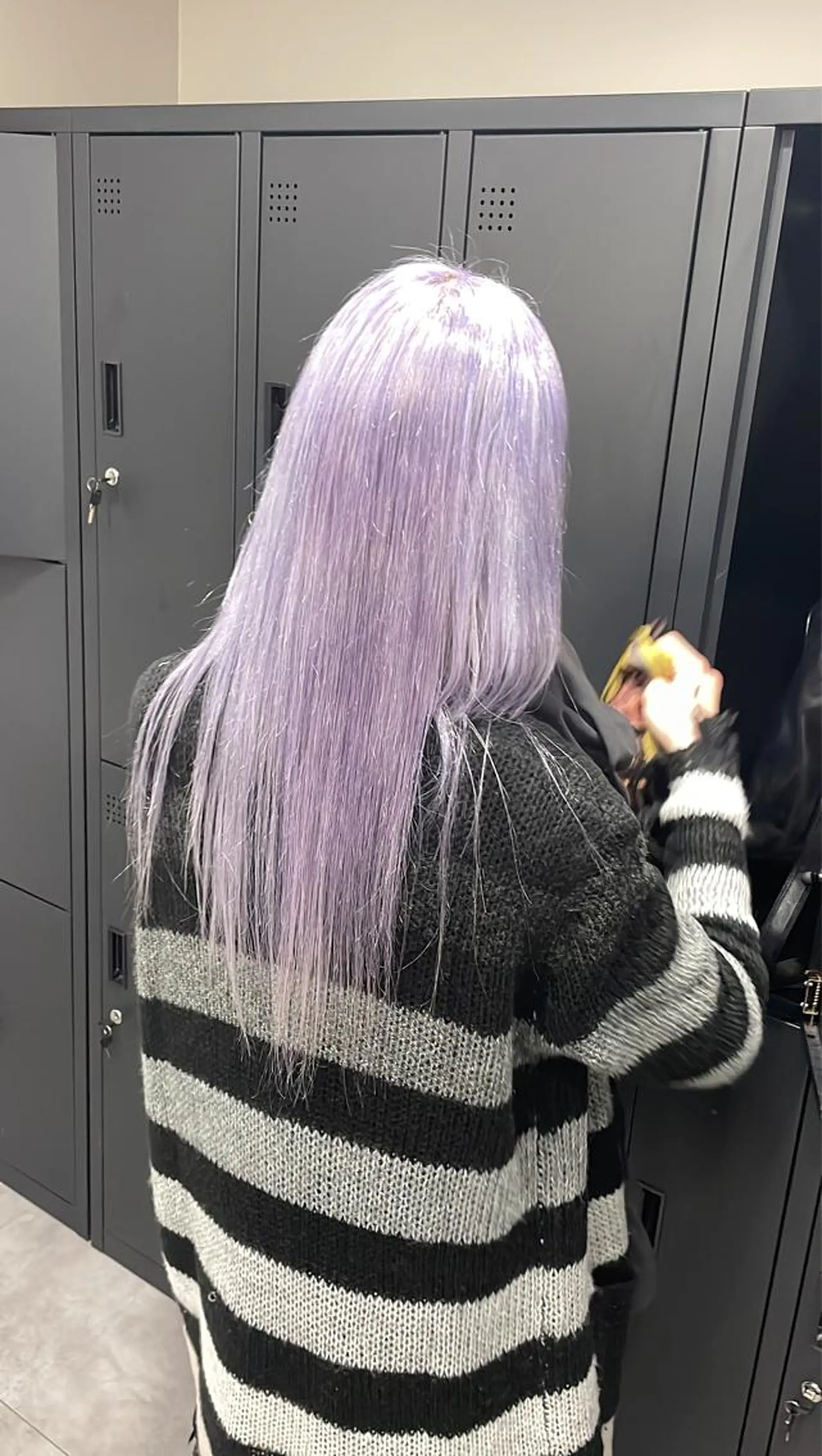 セミロング カラー 切りっぱなしボブ レイヤー/縮毛矯正のヘアスタイル