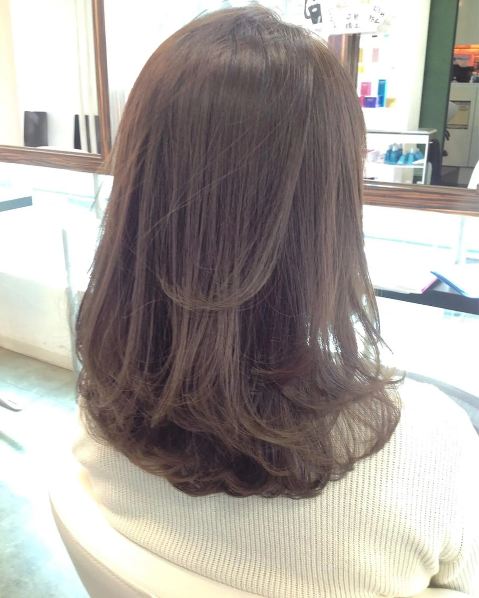 セミロング カラー 透明感カラー 榎園 由美のヘアスタイル