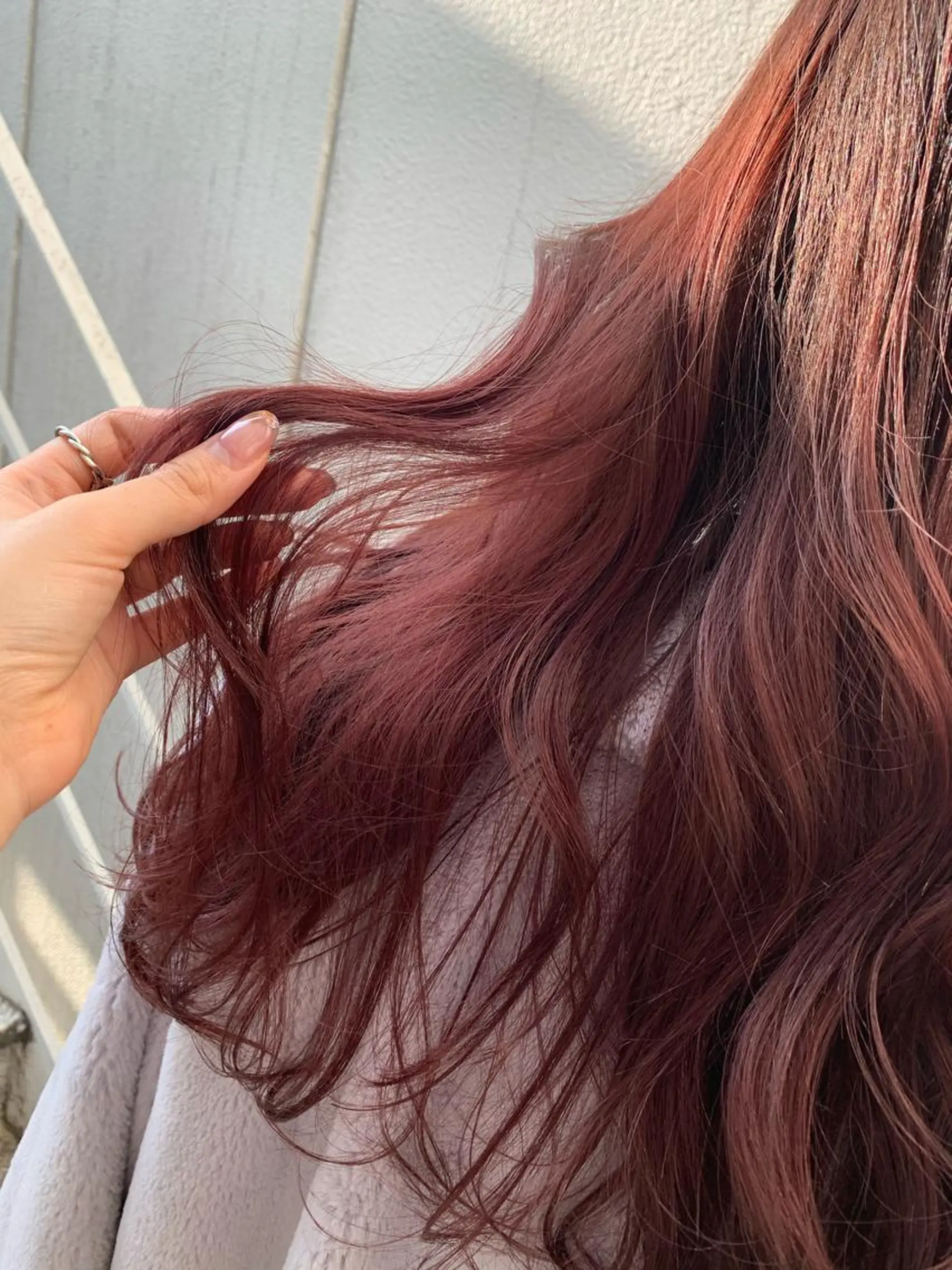 ロング カラー ブリーチ レッドカラー 佐原 里奈のヘアスタイル