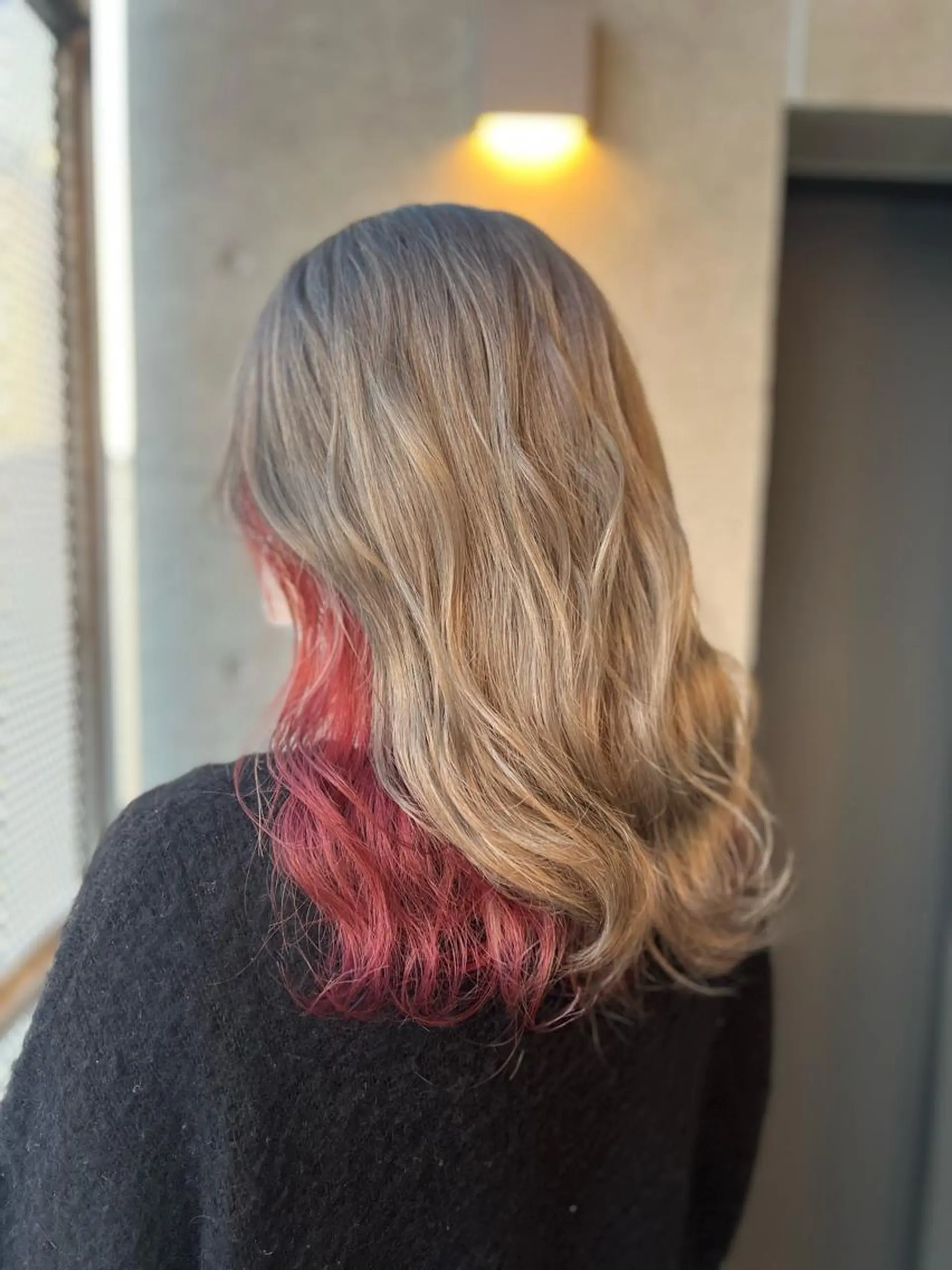 セミロング シールエクステ アッシュ ラベンダーベージュ ミルクティーブラウン パープルカラー ヘアカラー 吉野 瑳桜のヘアスタイル