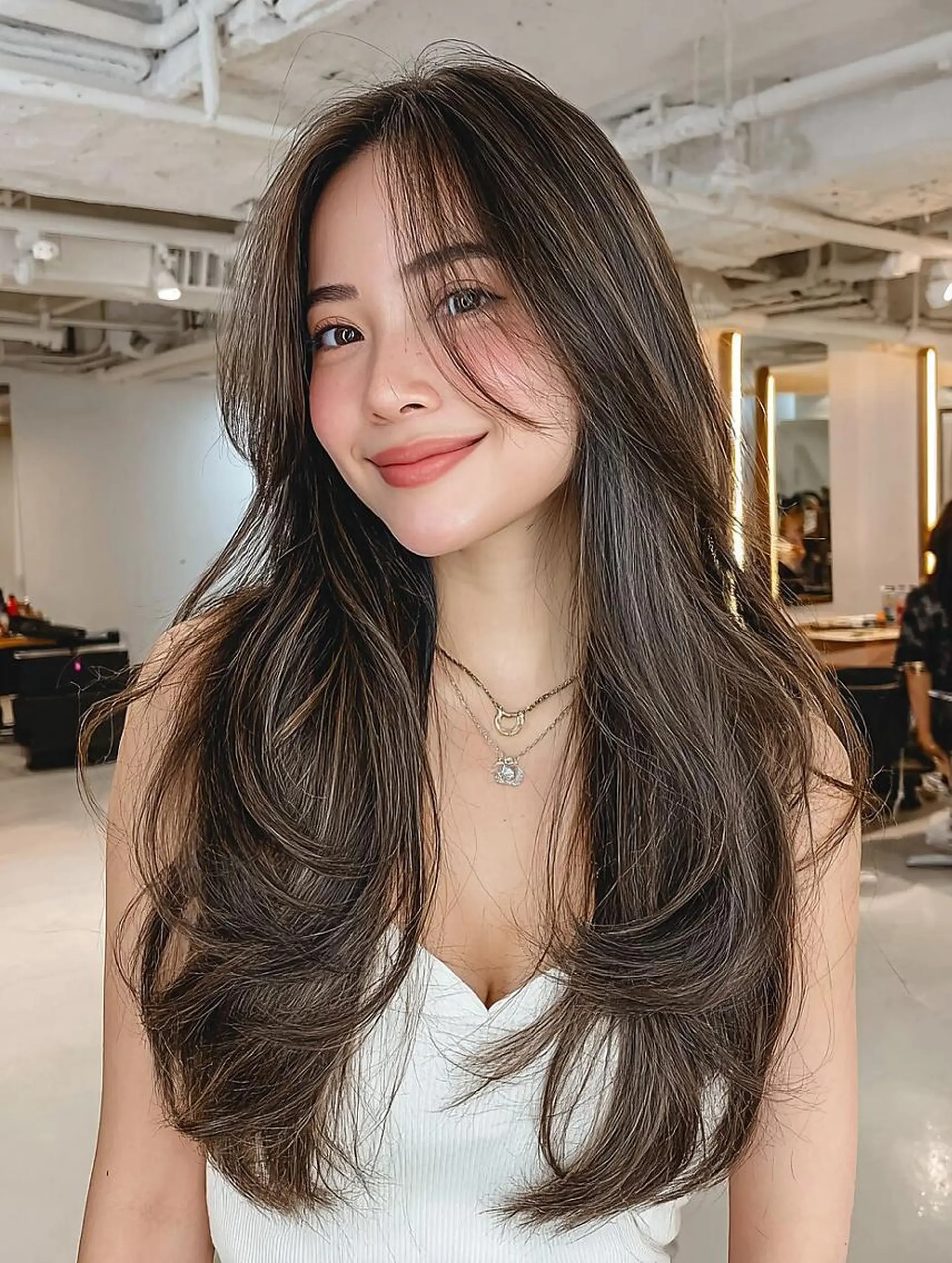 セミロング カラー アッシュ アッシュブラウン ブラウンカラー ハイライトカラー ハイライト スガト 🎨透明感カラー✨️のヘアスタイル