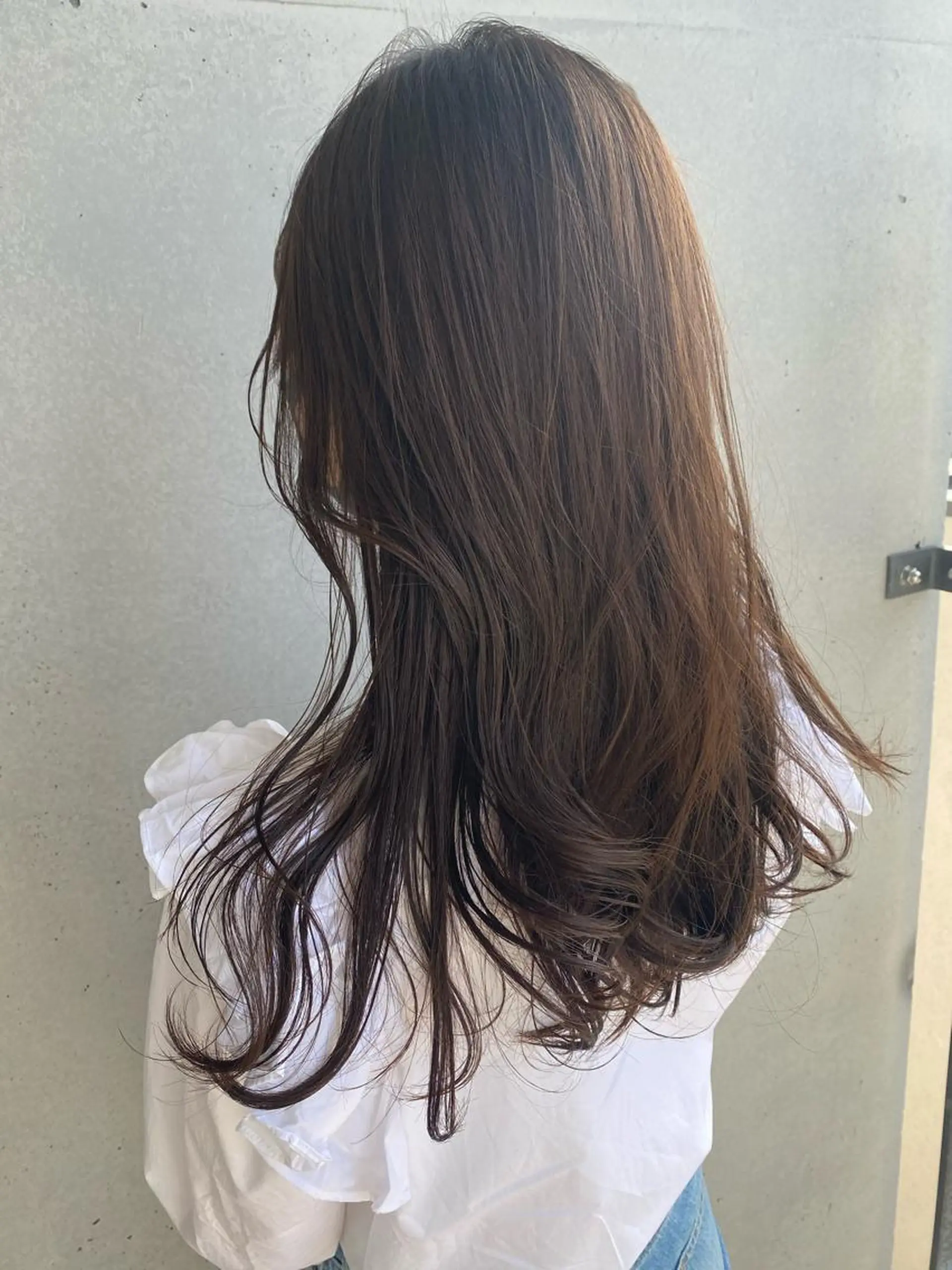 ロング アッシュ アッシュグレー アッシュグレージュ カット ヘアカラー ma naのヘアスタイル