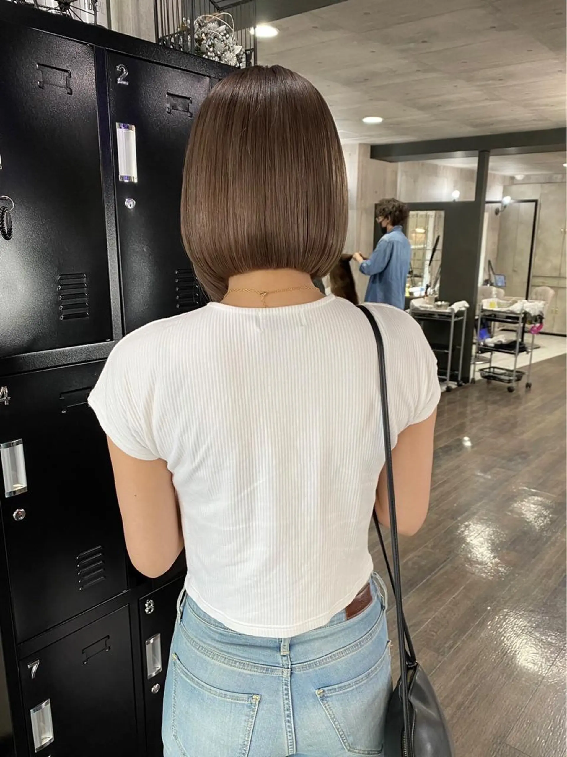 ミディアム XELVE所属・レイヤーカット特化 💜SARIのヘアスタイル