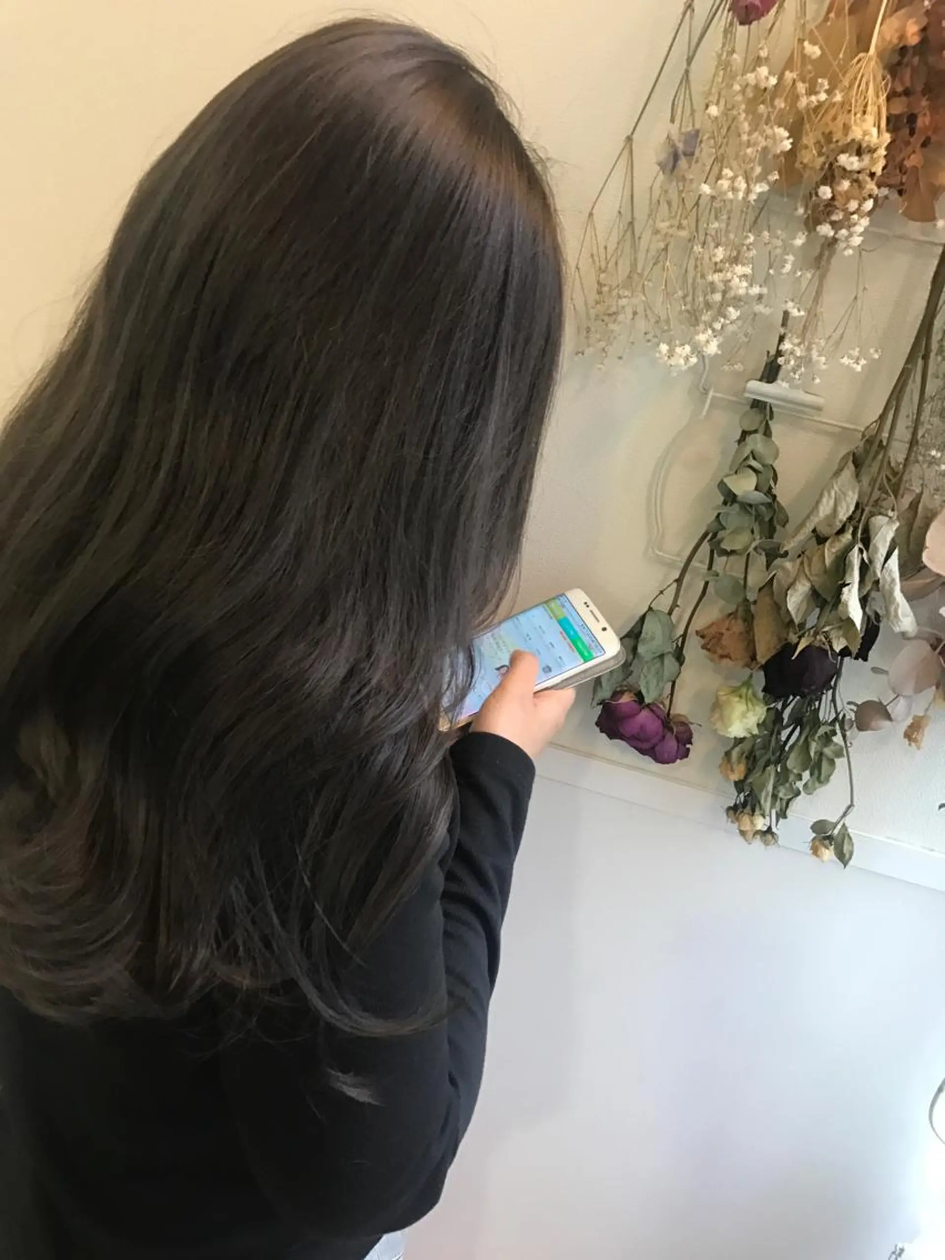 ロング カット ヘアカラー トリートメント 羽エクステ🩷 🤍まき🤍のマツエク・マツパデザイン