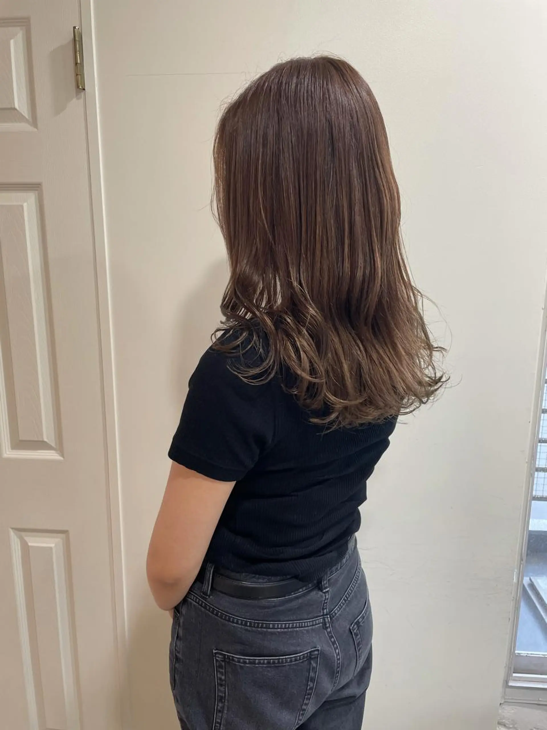 ロング カラー カット ヘアカラー トリートメント MIOベージュカラー 柔らかいカラーのヘアスタイル