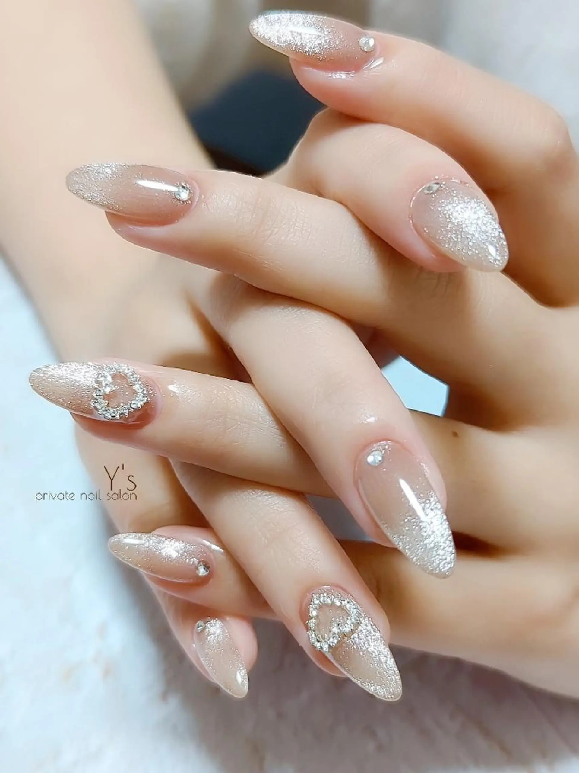 ネイル ハンドネイル YUMI NAGAI  のネイルデザイン