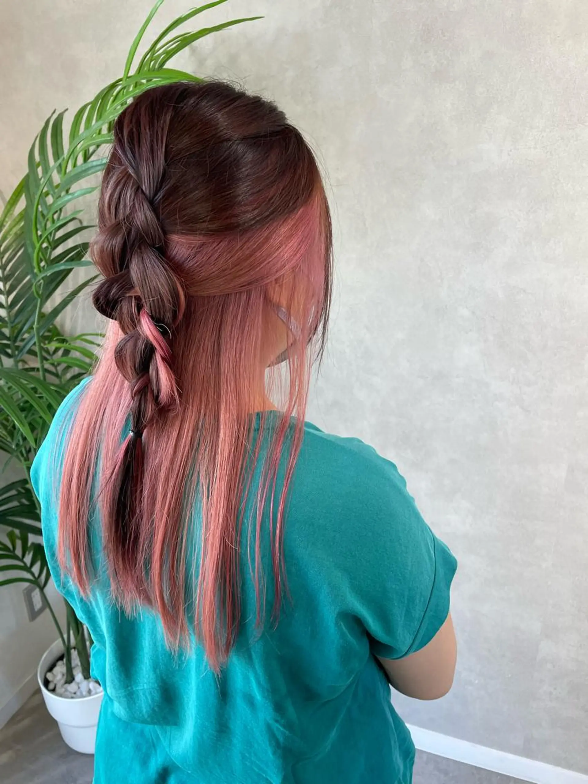 ロング 透明感ハイライト◎ 伊藤夏海のヘアスタイル