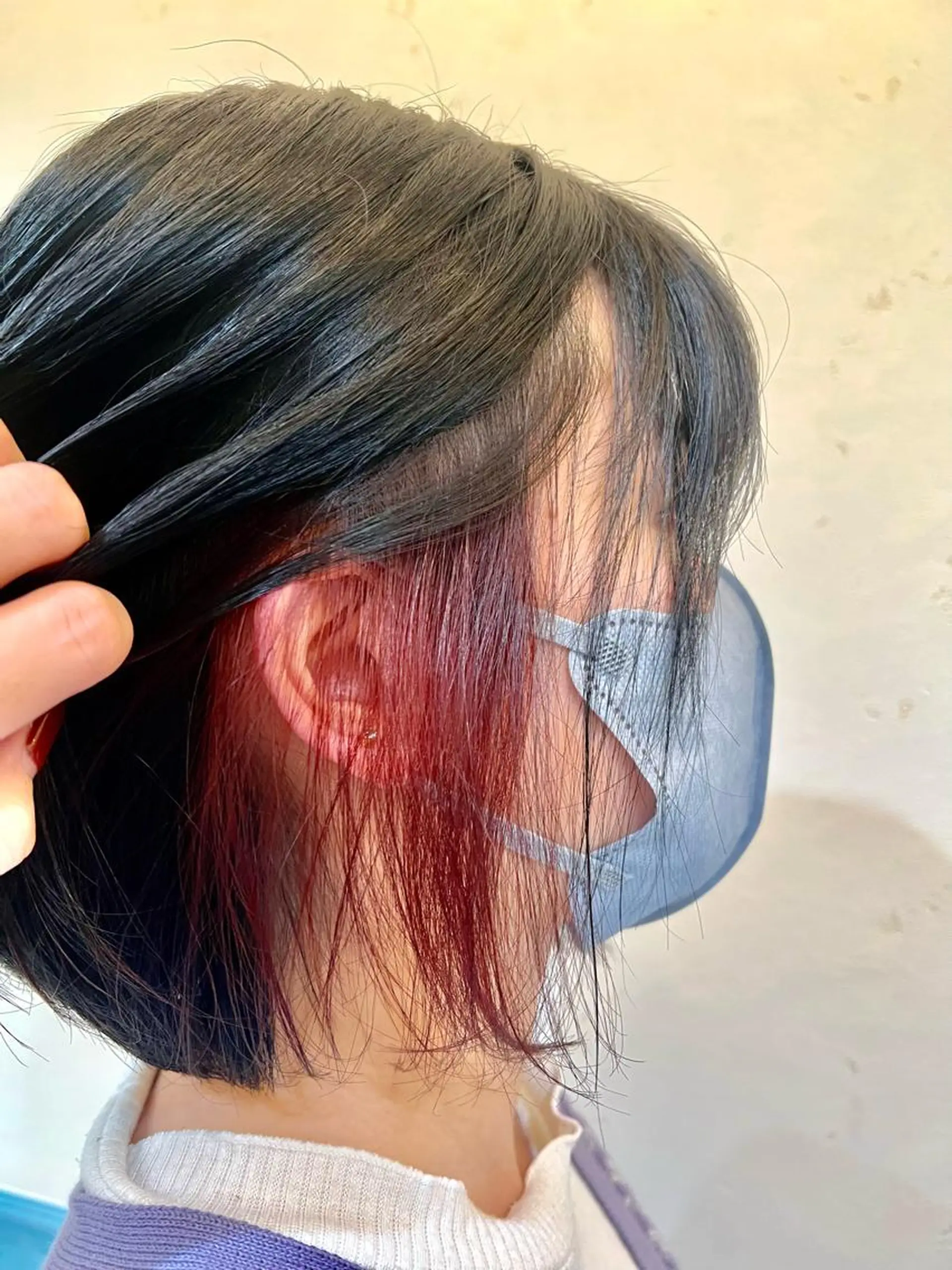 カラー イヤリングカラー インナーカラー 城 梨音のヘアスタイル