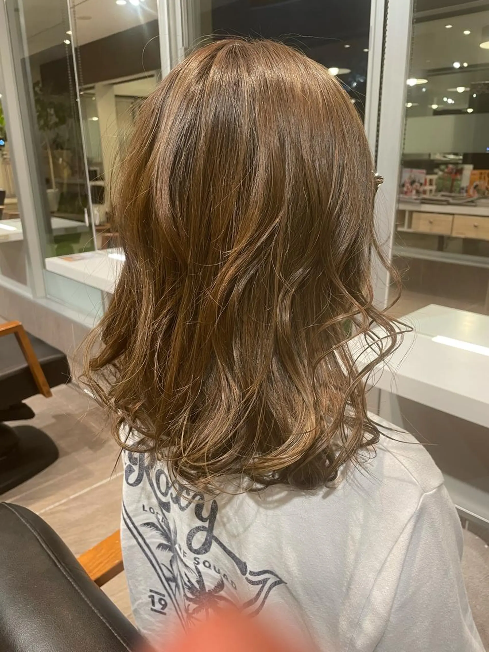 ミディアム カラー グレージュ NAGONSTYLE 高塩知輝のヘアスタイル